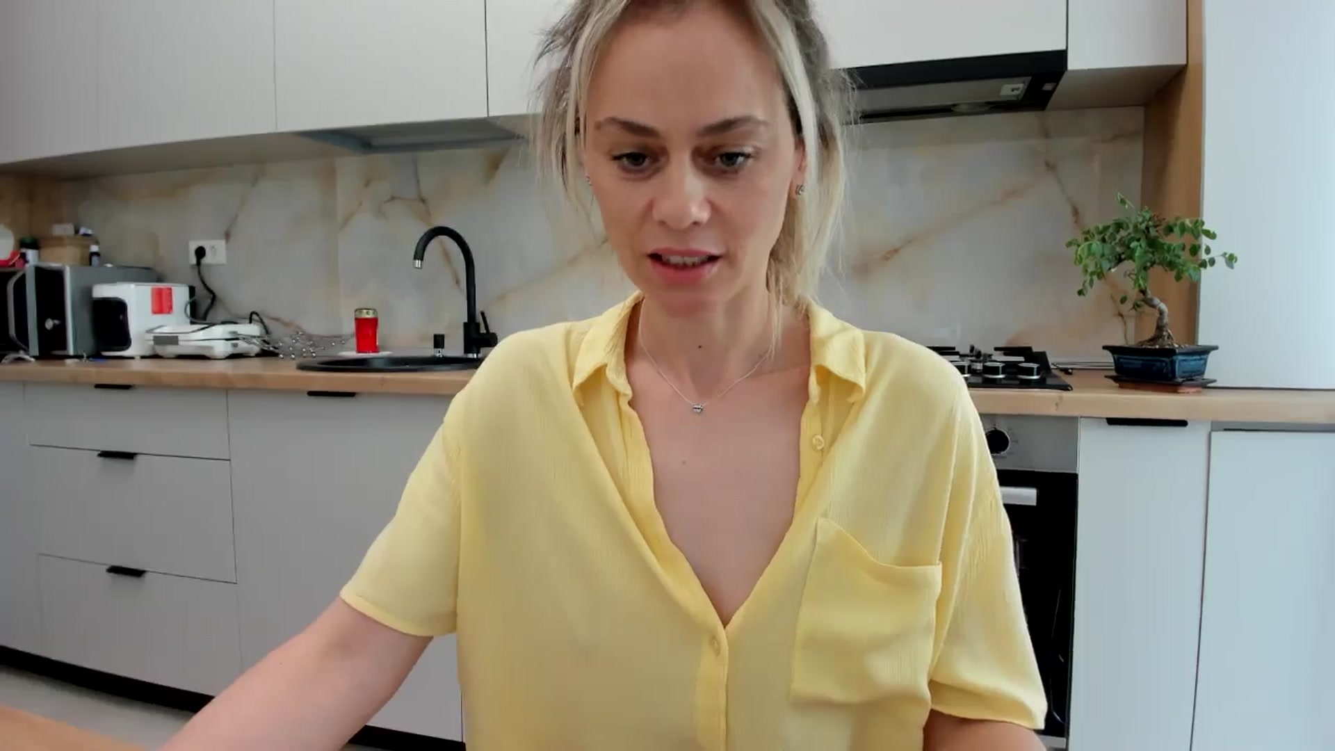 Gallery image thumbnail from DebbyPaige's myfreecams stream on, 05/10/2024, 11:41 image 17 of 20