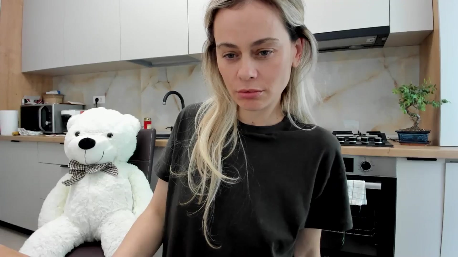 Gallery image thumbnail from DebbyPaige's myfreecams stream on, 05/13/2024, 14:33 image 14 of 20