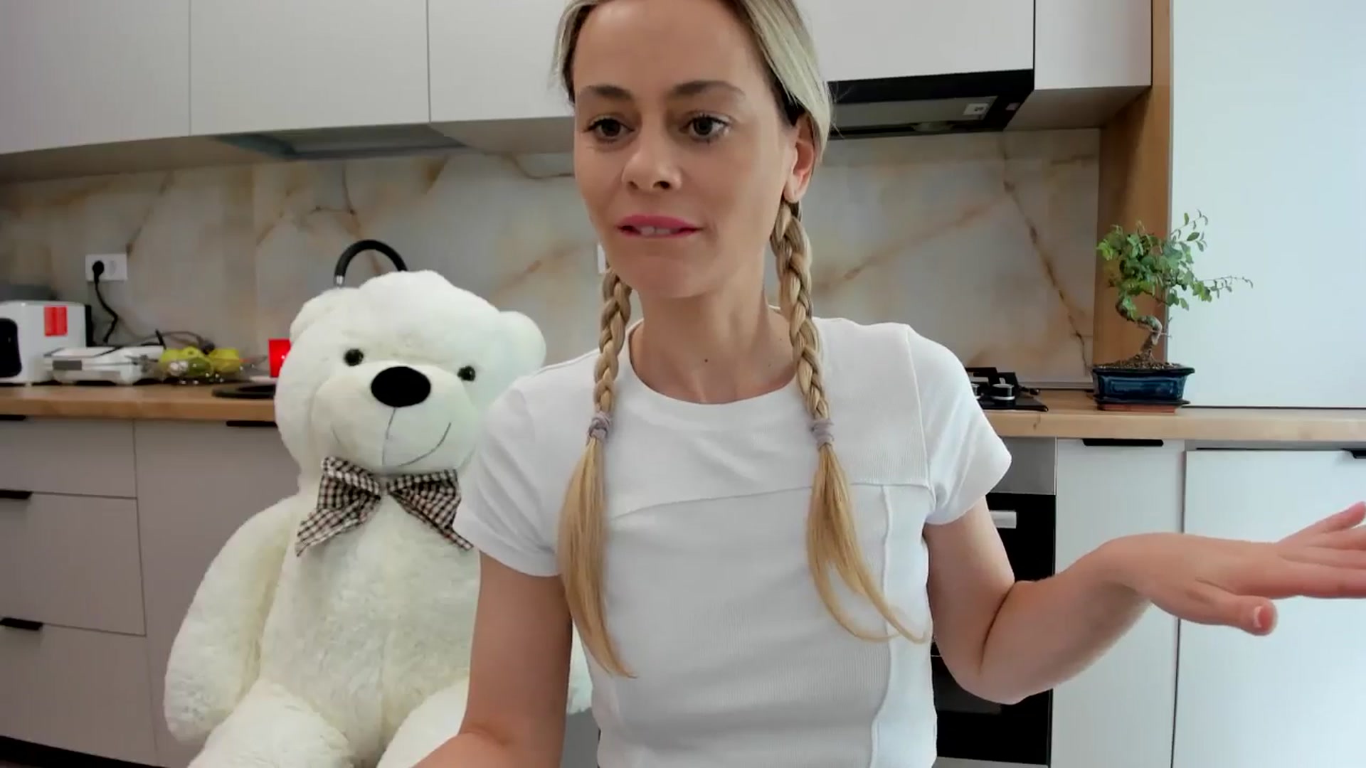 Gallery image thumbnail from DebbyPaige's myfreecams stream on, 05/14/2024, 11:19 image 4 of 20