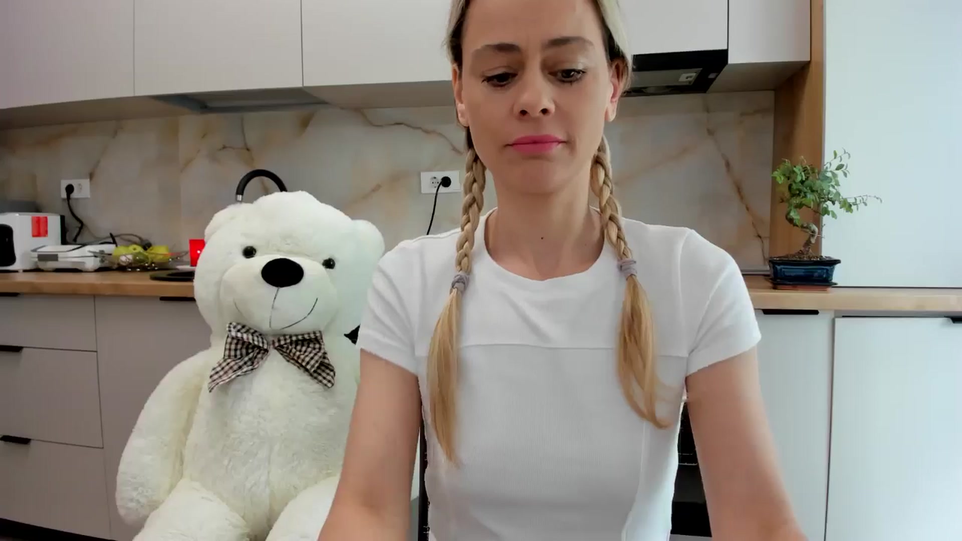 Gallery image thumbnail from DebbyPaige's myfreecams stream on, 05/14/2024, 11:19 image 3 of 20