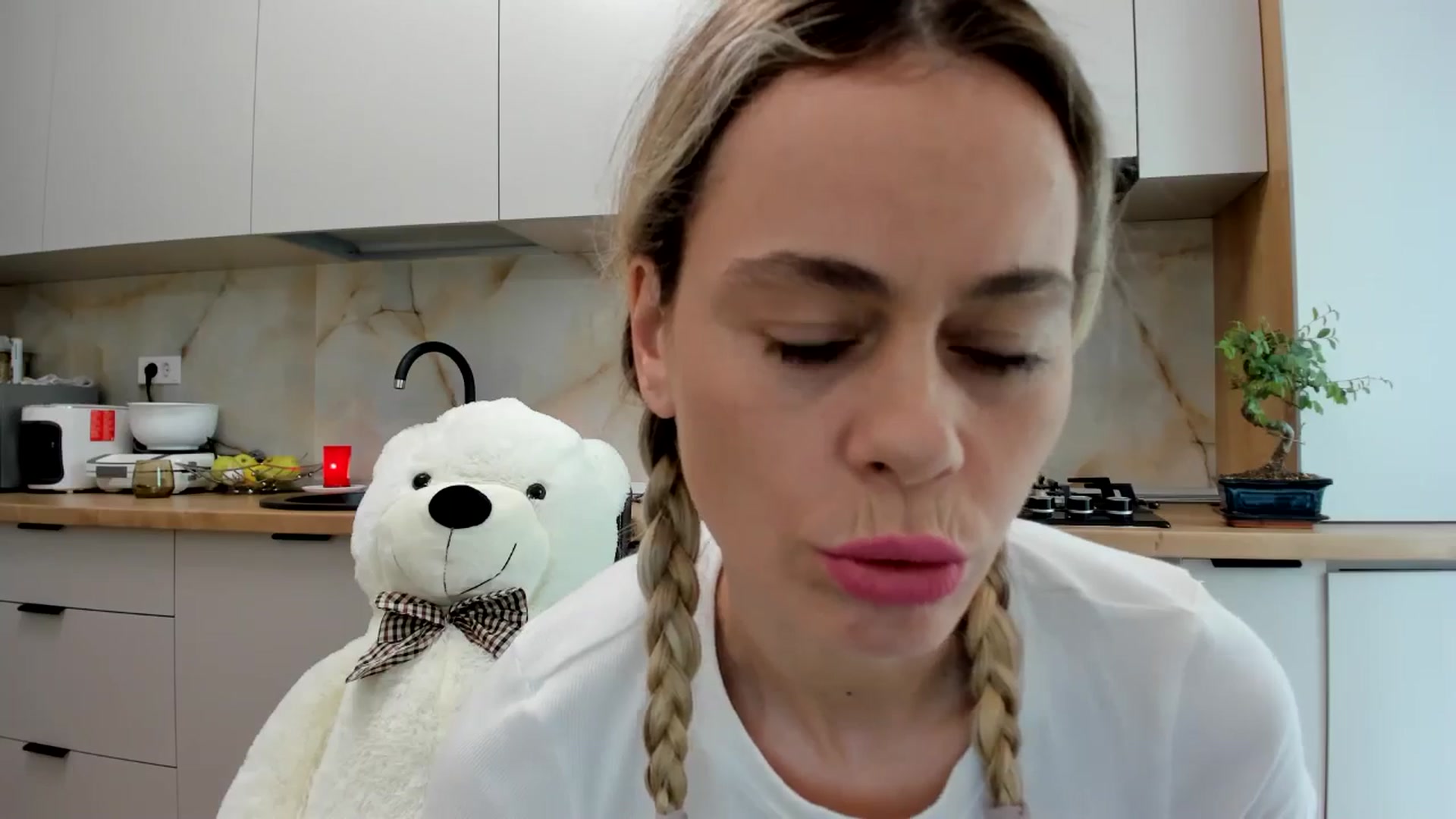 Gallery image thumbnail from DebbyPaige's myfreecams stream on, 05/14/2024, 13:20 image 9 of 20