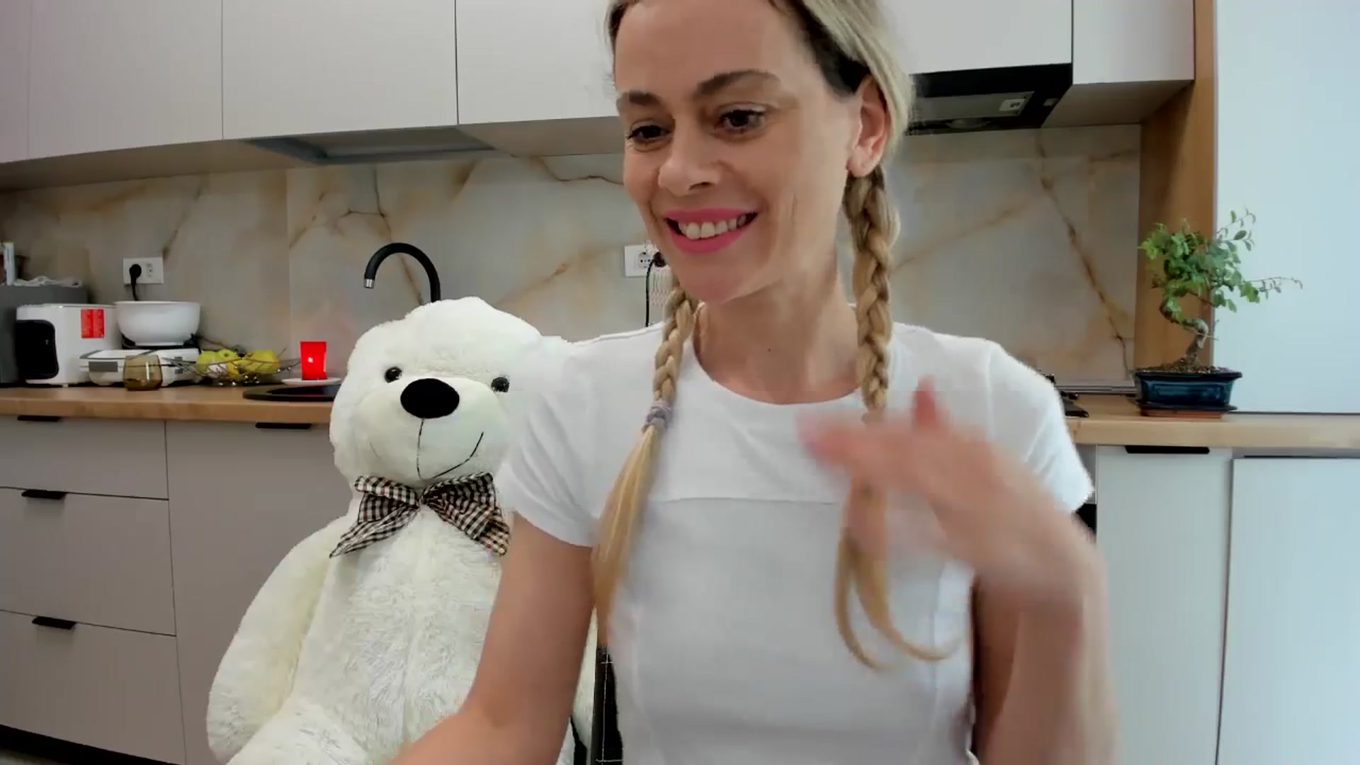 Gallery image thumbnail from DebbyPaige's myfreecams stream on, 05/14/2024, 13:20 image 2 of 20