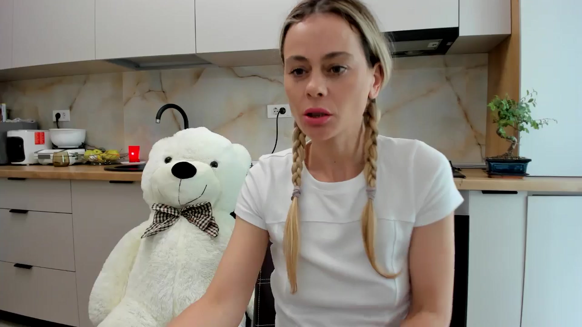 Gallery image thumbnail from DebbyPaige's myfreecams stream on, 05/14/2024, 13:20 image 3 of 20