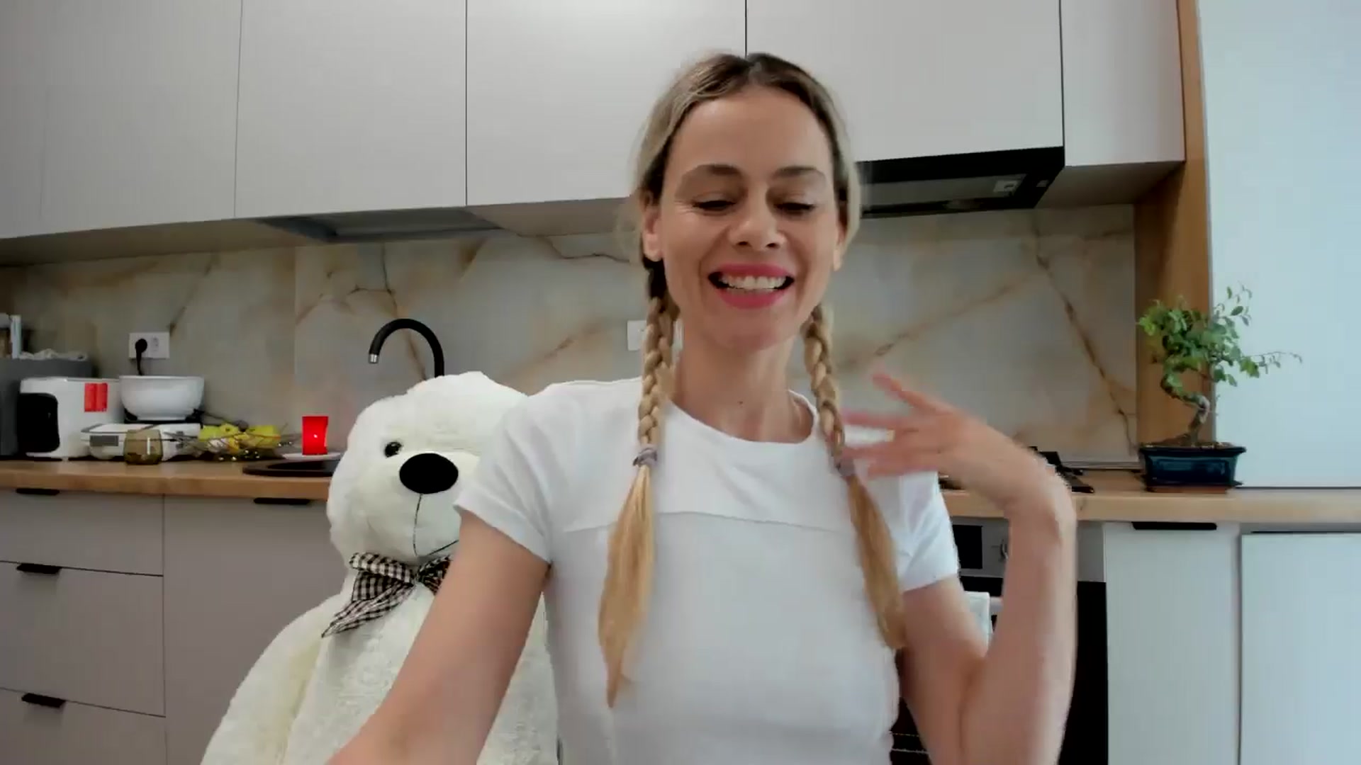 Gallery image thumbnail from DebbyPaige's myfreecams stream on, 05/14/2024, 13:20 image 11 of 20