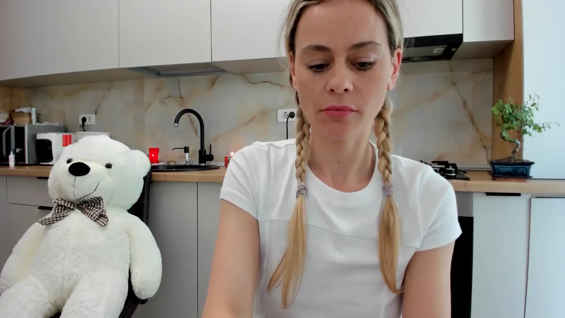 Gallery image thumbnail from DebbyPaige's myfreecams stream on, 05/14/2024, 14:13 image 10 of 20