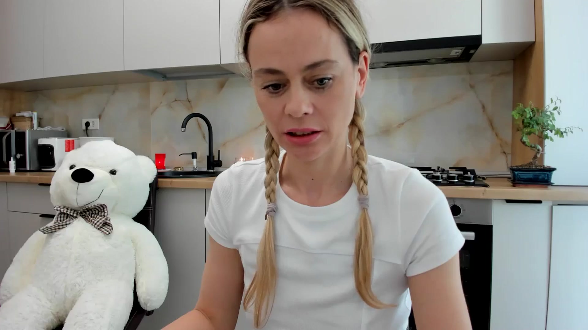 Gallery image thumbnail from DebbyPaige's myfreecams stream on, 05/14/2024, 14:13 image 12 of 20