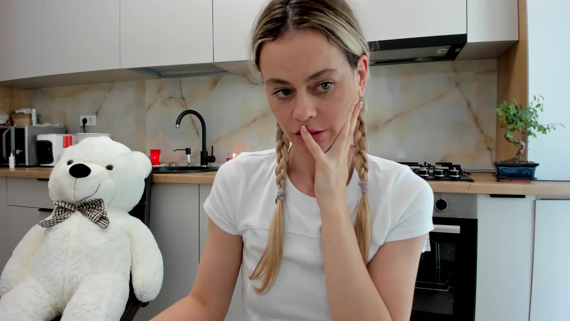 Gallery image thumbnail from DebbyPaige's myfreecams stream on, 05/14/2024, 14:13 image 9 of 20