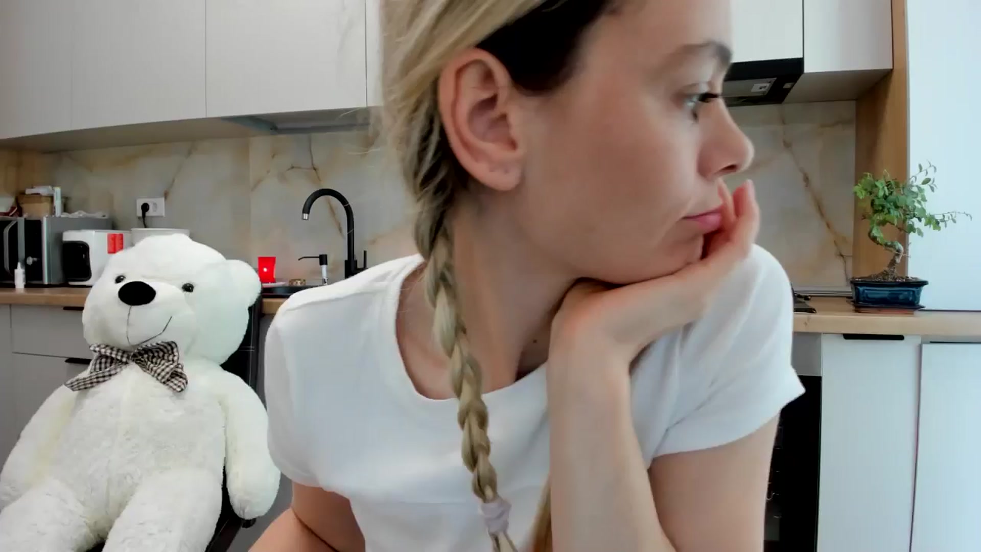 Gallery image thumbnail from DebbyPaige's myfreecams stream on, 05/14/2024, 14:13 image 1 of 20
