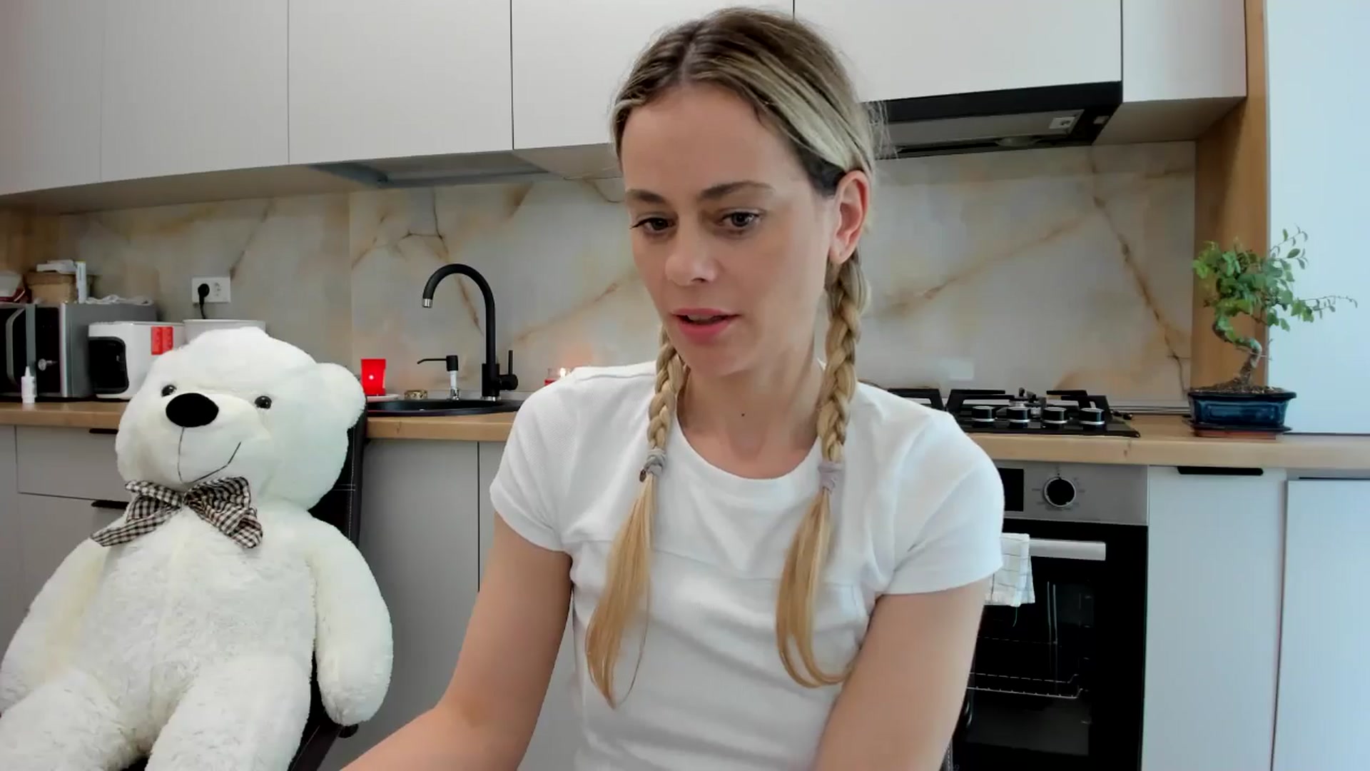 Gallery image thumbnail from DebbyPaige's myfreecams stream on, 05/14/2024, 14:13 image 7 of 20
