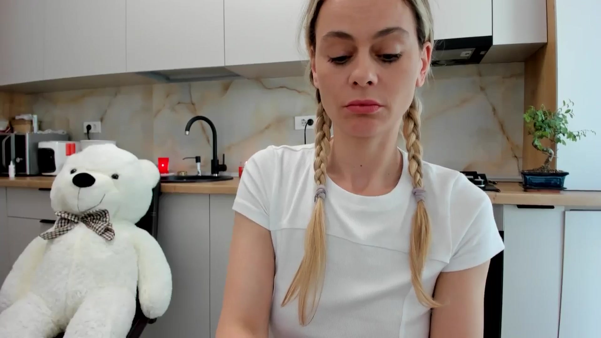 Gallery image thumbnail from DebbyPaige's myfreecams stream on, 05/14/2024, 14:13 image 13 of 20