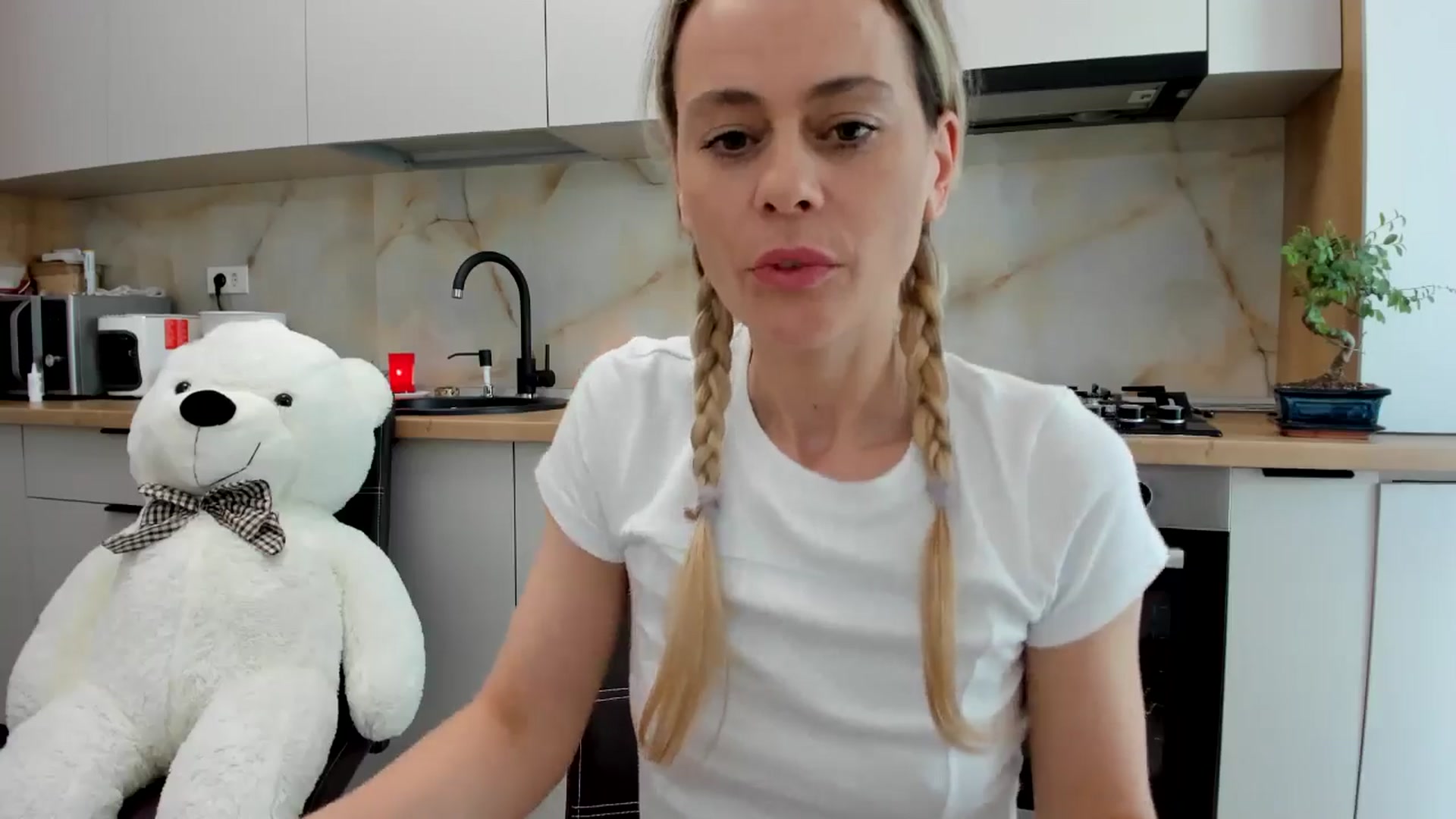 Gallery image thumbnail from DebbyPaige's myfreecams stream on, 05/14/2024, 14:13 image 20 of 20