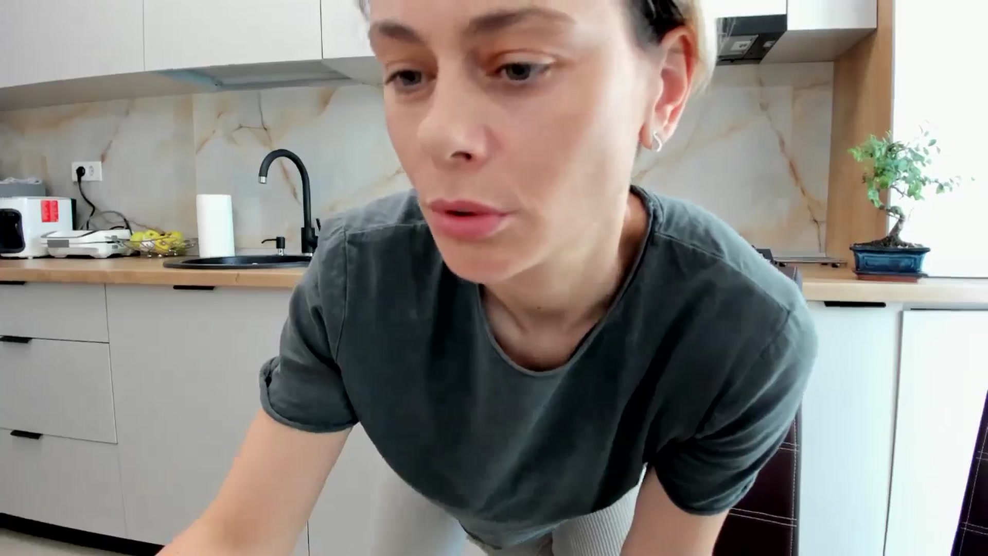 Gallery image thumbnail from DebbyPaige's myfreecams stream on, 05/15/2024, 12:22 image 10 of 20