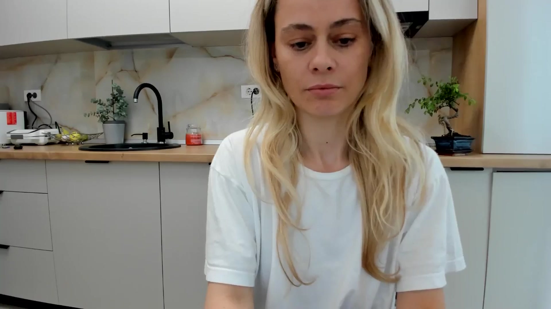 Gallery image thumbnail from DebbyPaige's myfreecams stream on, 05/17/2024, 11:00 image 14 of 20