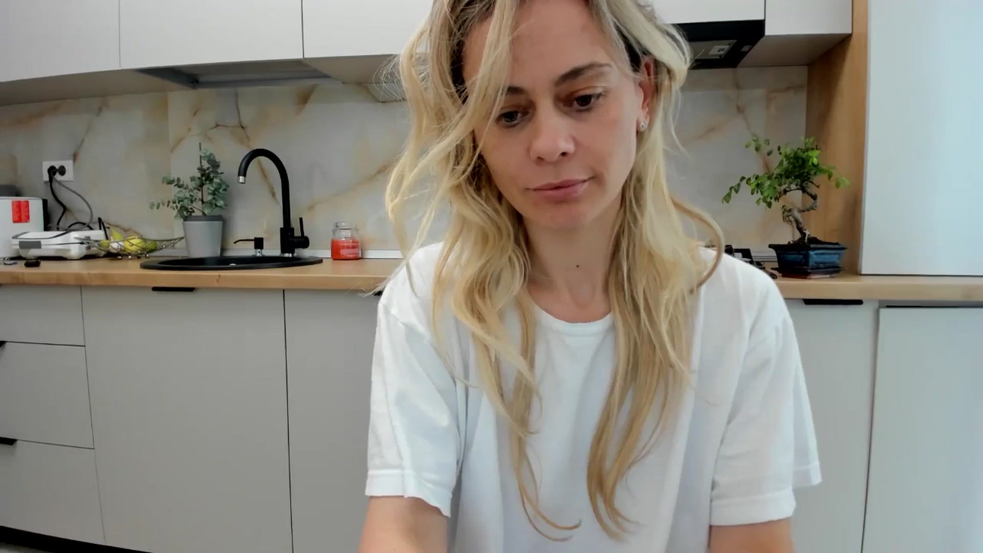 Gallery image thumbnail from DebbyPaige's myfreecams stream on, 05/17/2024, 11:00 image 16 of 20