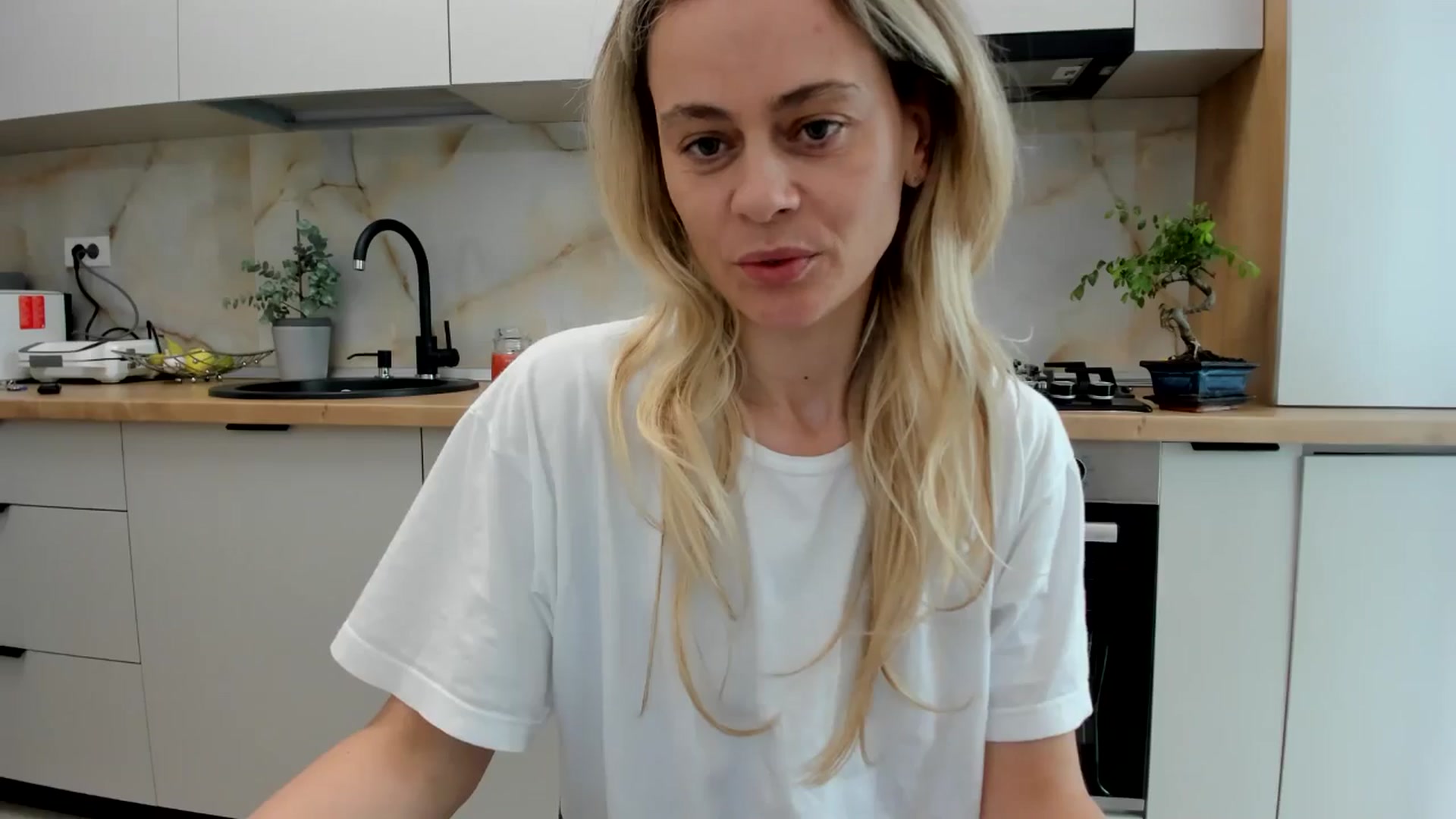 Gallery image thumbnail from DebbyPaige's myfreecams stream on, 05/17/2024, 11:00 image 10 of 20
