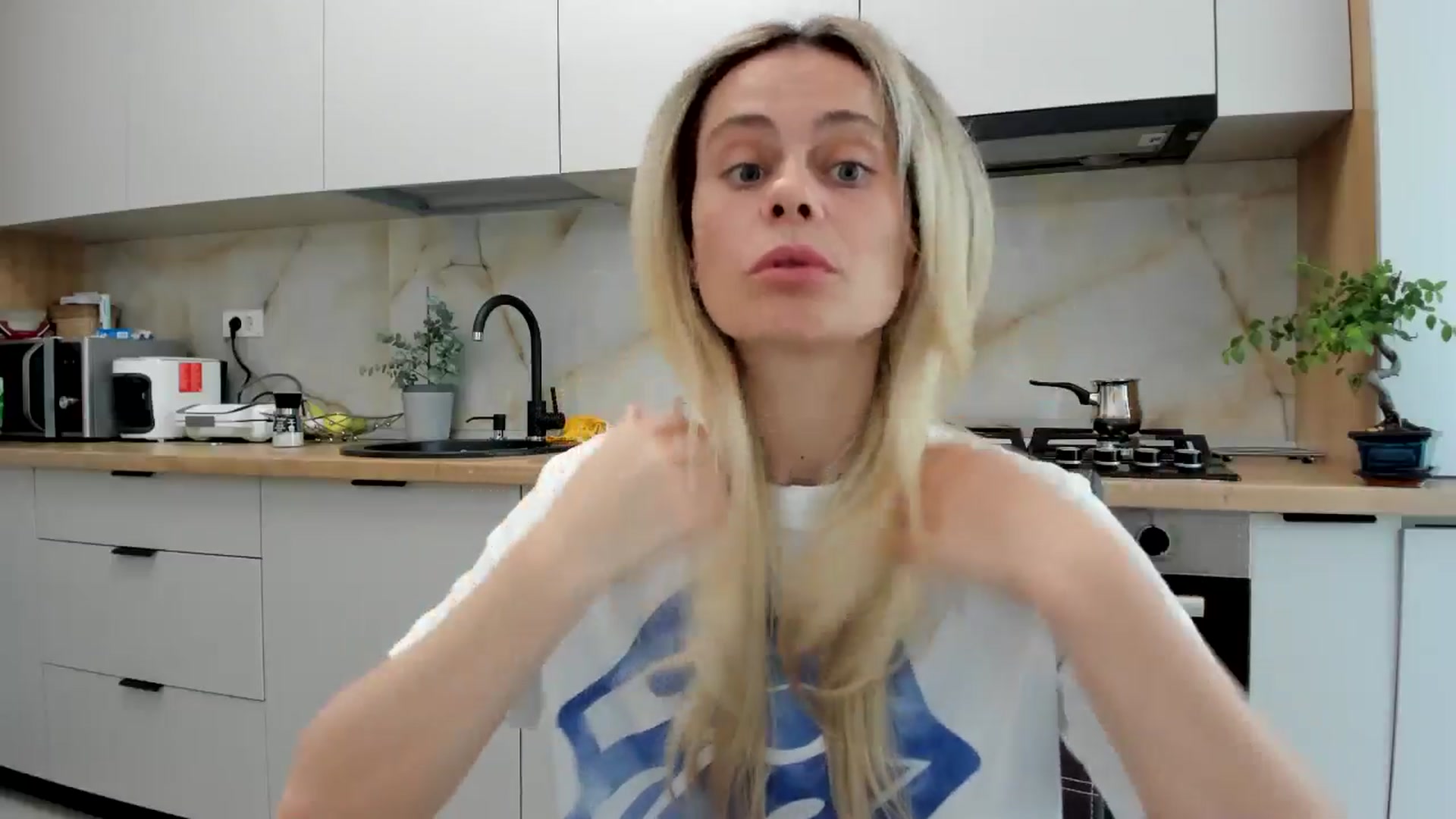 Gallery image thumbnail from DebbyPaige's myfreecams stream on, 05/17/2024, 14:24 image 17 of 20