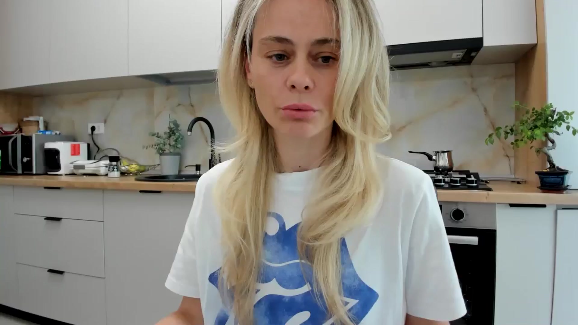 Gallery image thumbnail from DebbyPaige's myfreecams stream on, 05/17/2024, 14:24 image 19 of 20