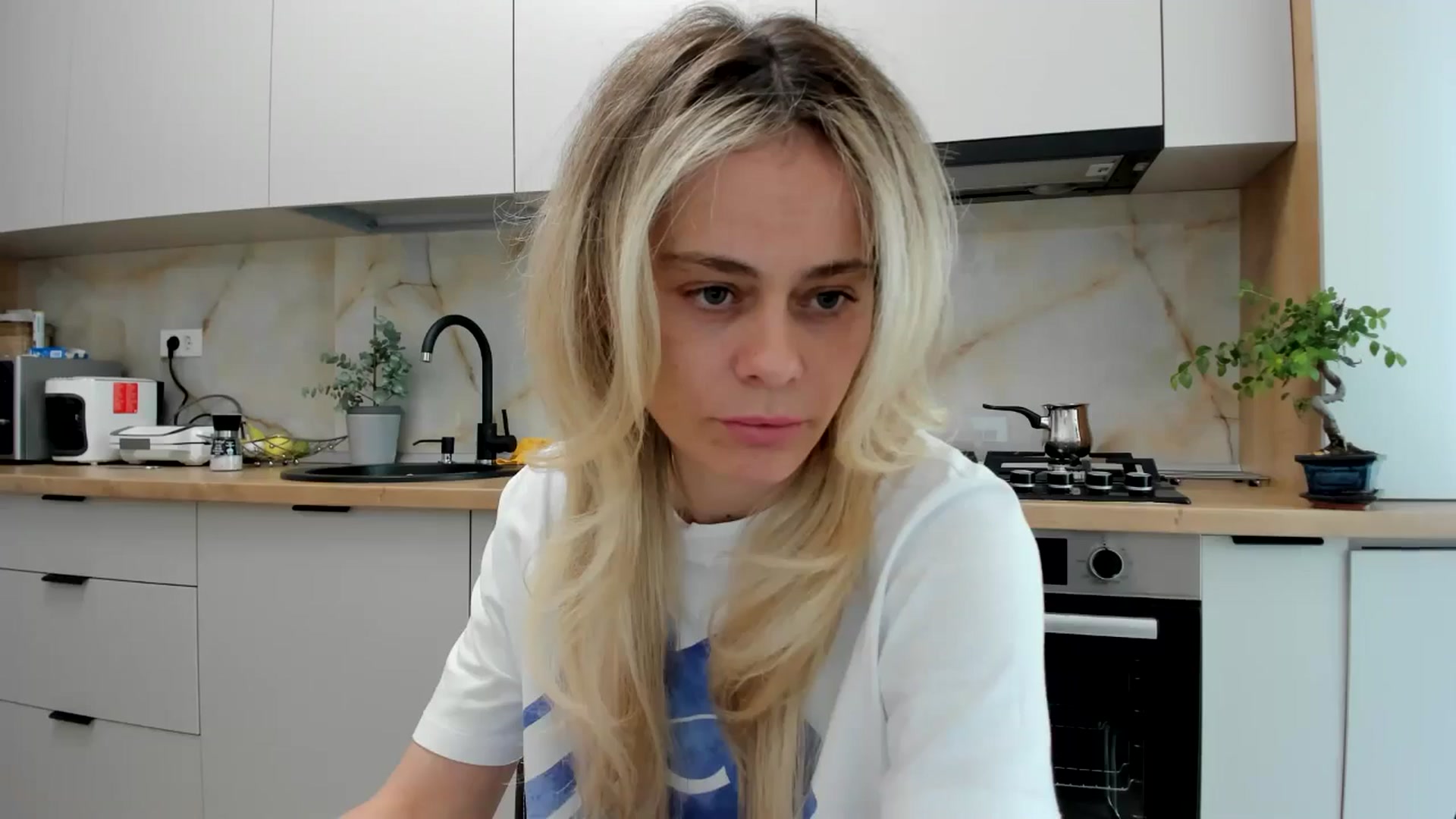 Gallery image thumbnail from DebbyPaige's myfreecams stream on, 05/17/2024, 14:24 image 6 of 20