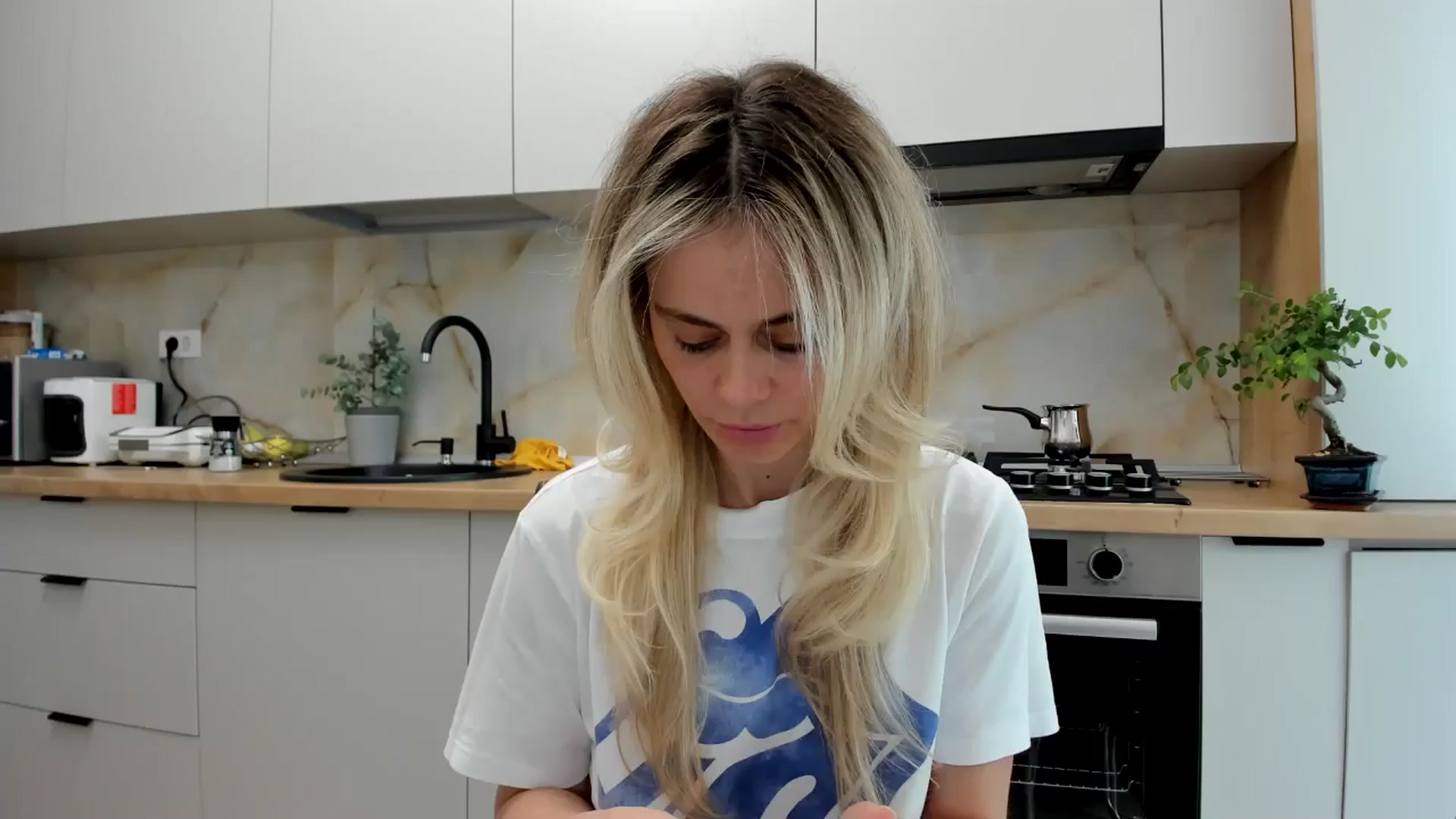 Gallery image thumbnail from DebbyPaige's myfreecams stream on, 05/17/2024, 14:24 image 7 of 20