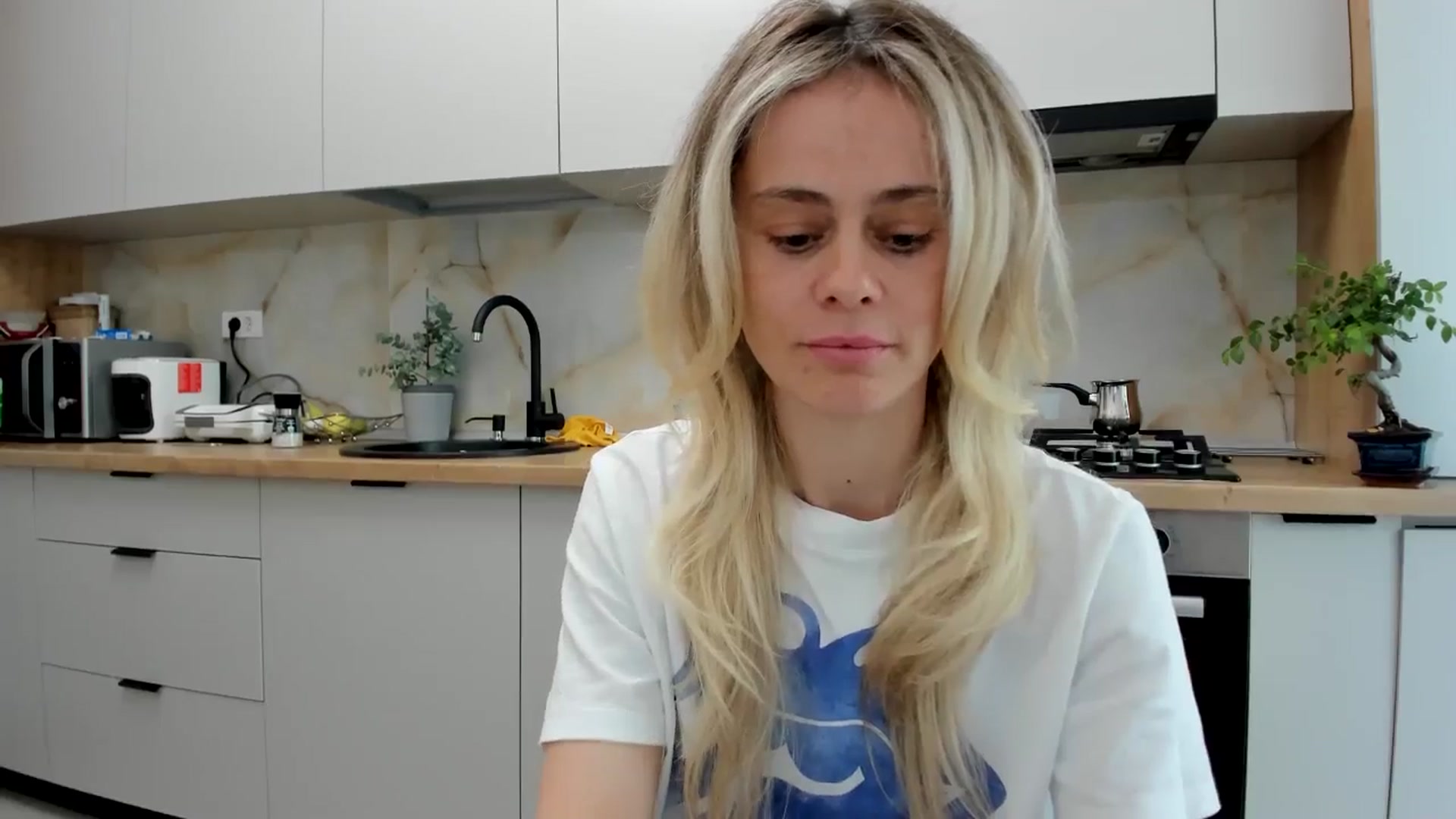 Gallery image thumbnail from DebbyPaige's myfreecams stream on, 05/17/2024, 14:24 image 15 of 20
