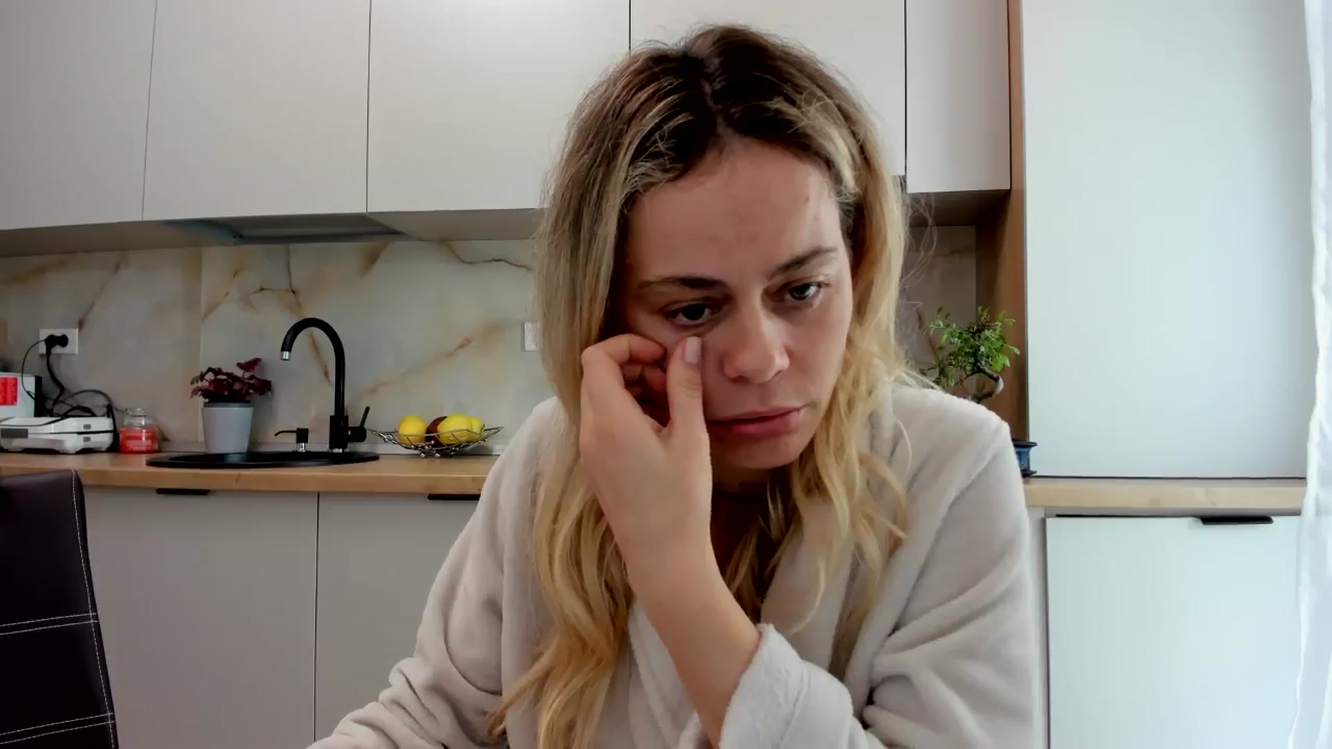 Gallery image thumbnail from DebbyPaige's myfreecams stream on, 05/18/2024, 13:32 image 4 of 20
