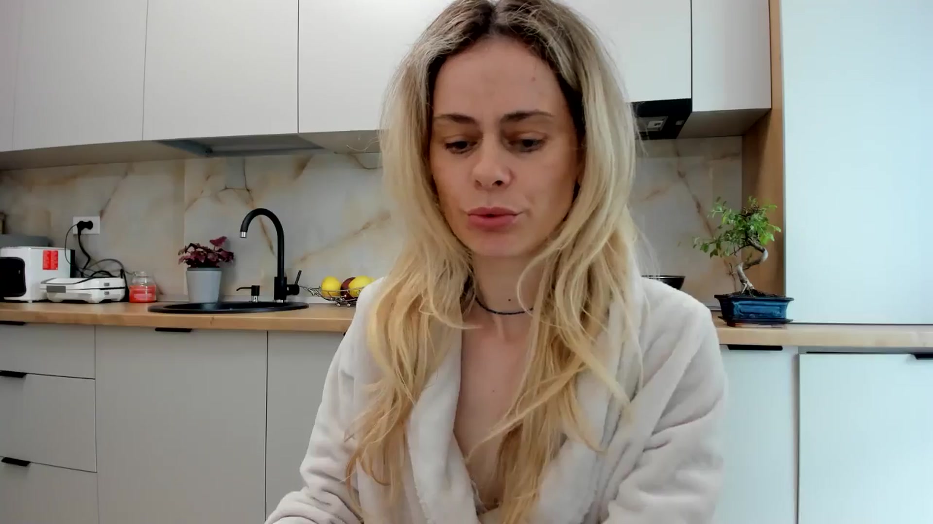 Gallery image thumbnail from DebbyPaige's myfreecams stream on, 05/18/2024, 13:32 image 14 of 20
