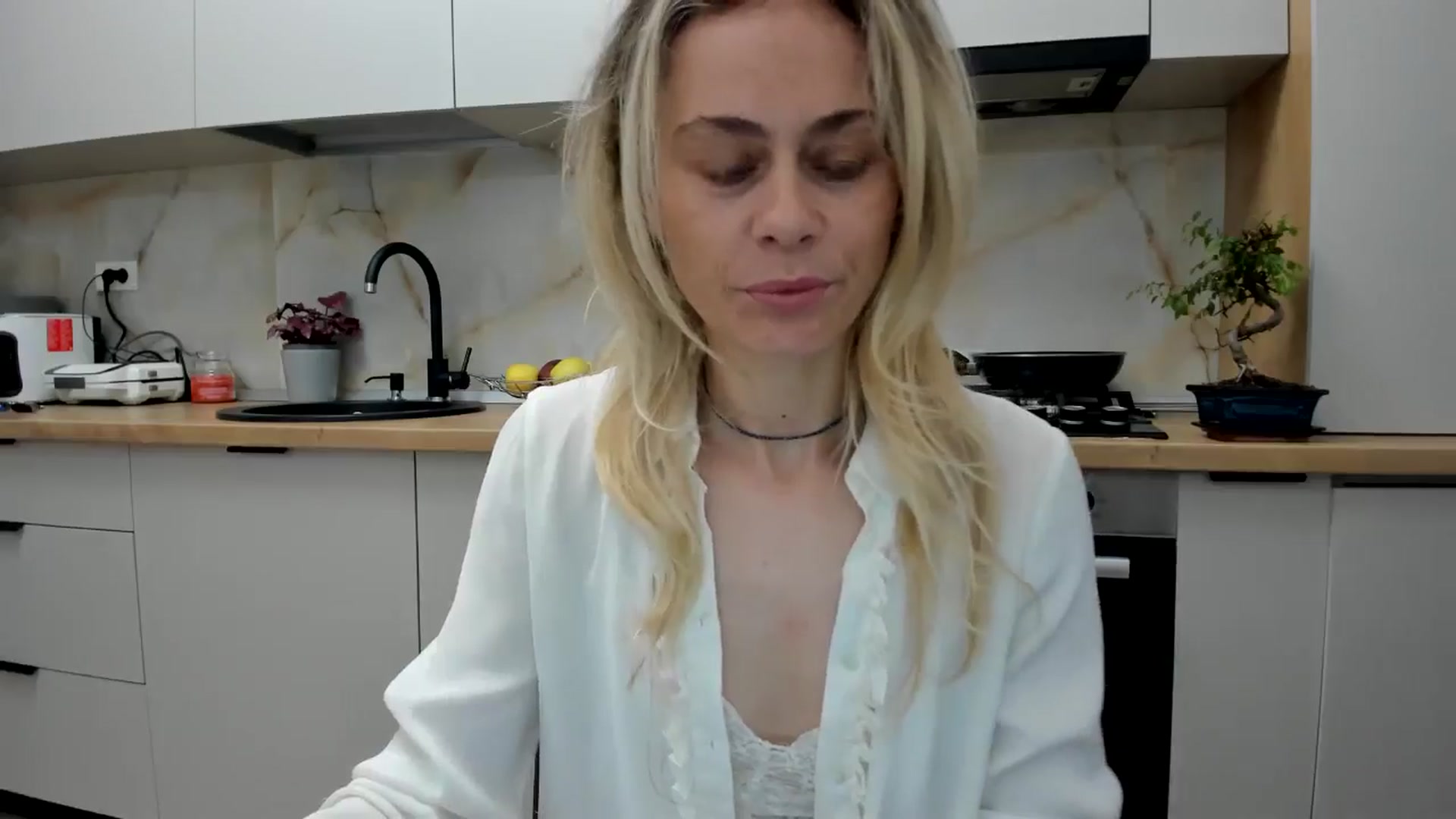 Gallery image thumbnail from DebbyPaige's myfreecams stream on, 05/18/2024, 19:09 image 4 of 20