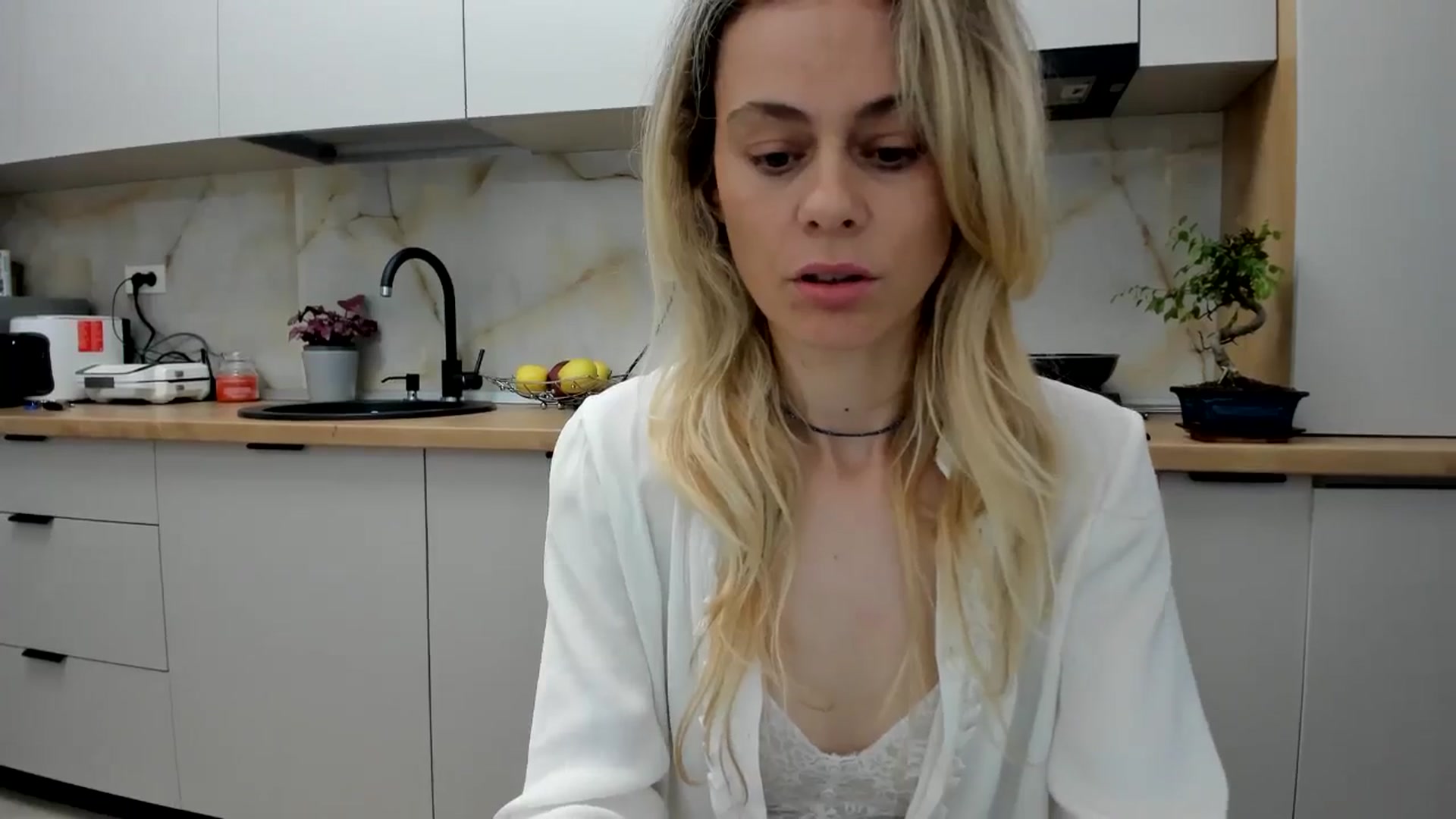 Gallery image thumbnail from DebbyPaige's myfreecams stream on, 05/18/2024, 19:09 image 10 of 20