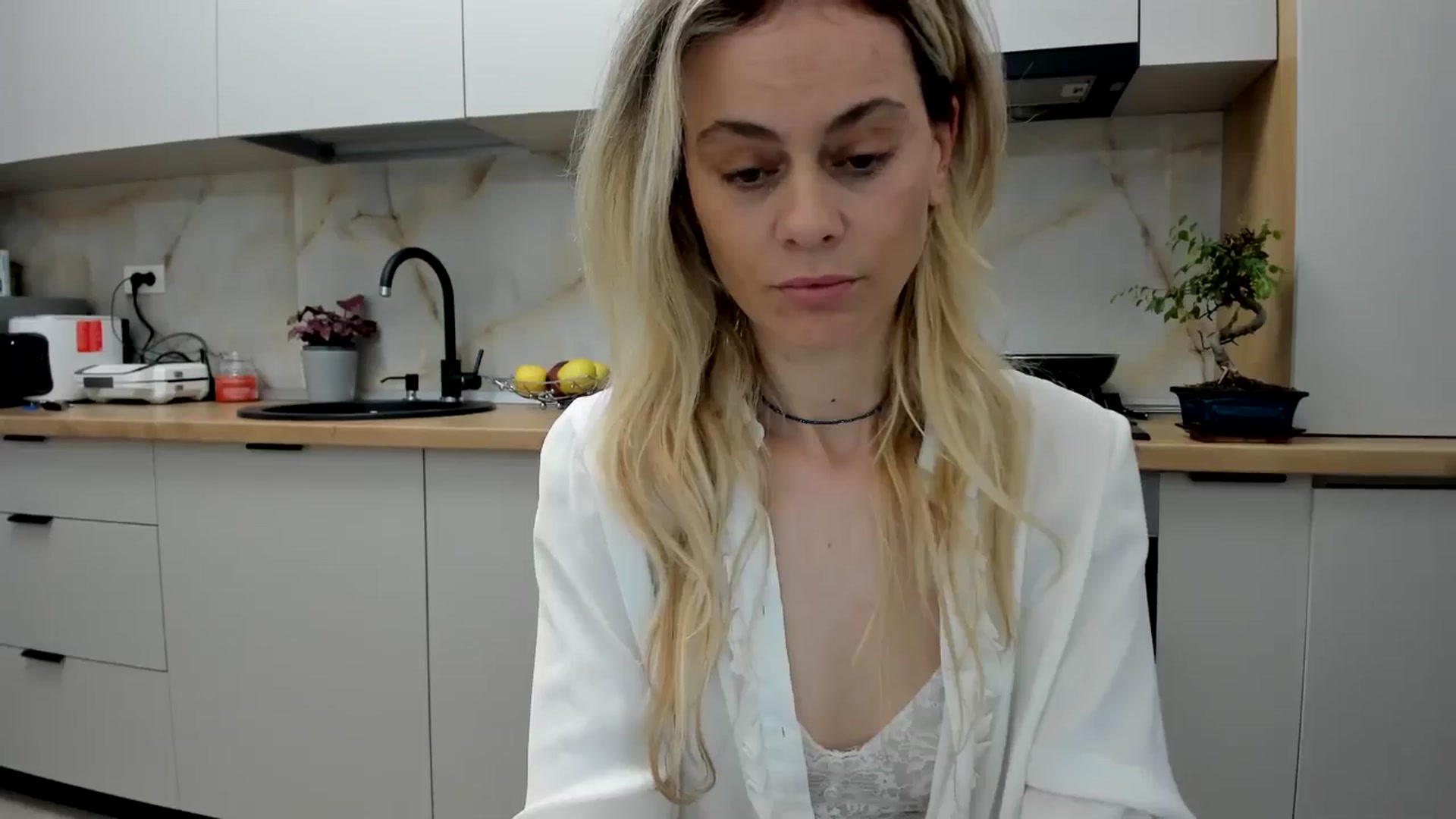 Gallery image thumbnail from DebbyPaige's myfreecams stream on, 05/18/2024, 19:09 image 12 of 20
