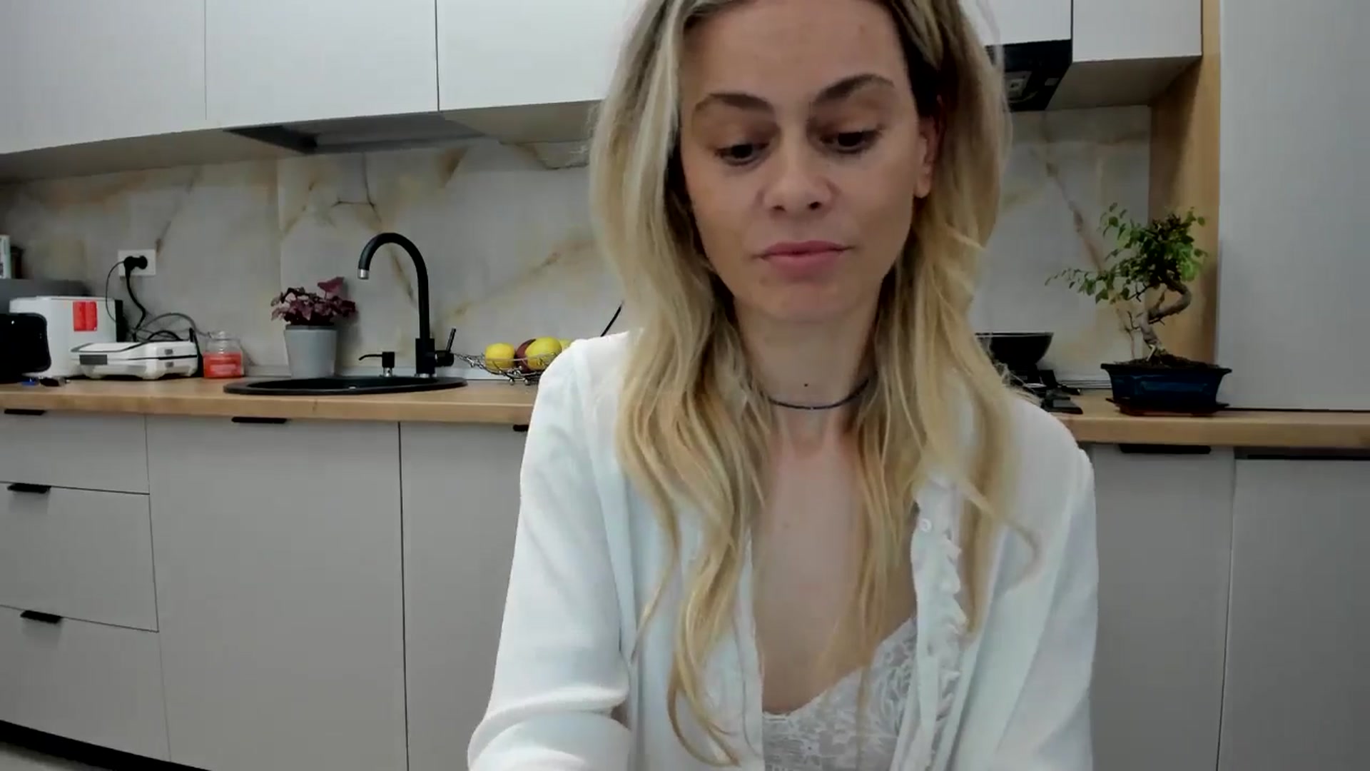 Gallery image thumbnail from DebbyPaige's myfreecams stream on, 05/18/2024, 19:09 image 14 of 20