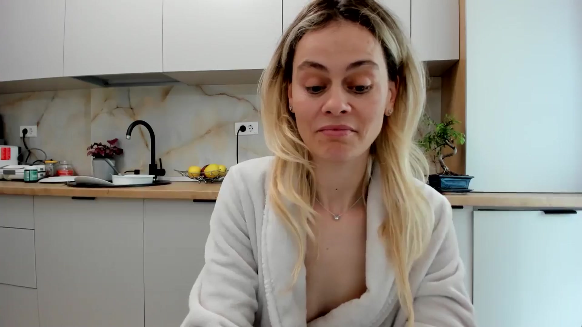 Gallery image thumbnail from DebbyPaige's myfreecams stream on, 05/19/2024, 12:46 image 8 of 20