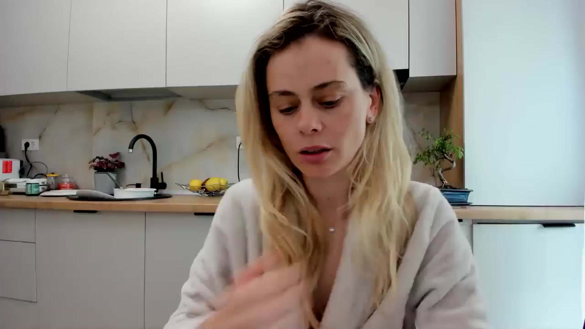 Gallery image thumbnail from DebbyPaige's myfreecams stream on, 05/19/2024, 12:46 image 1 of 20