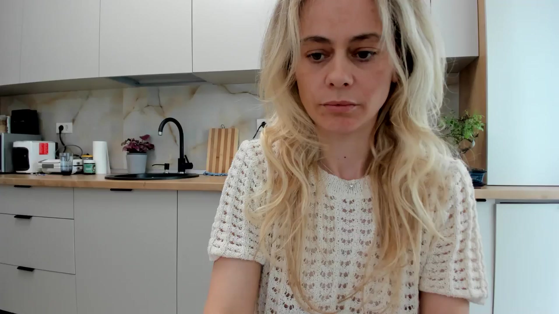 Gallery image thumbnail from DebbyPaige's myfreecams stream on, 05/20/2024, 12:16 image 7 of 20