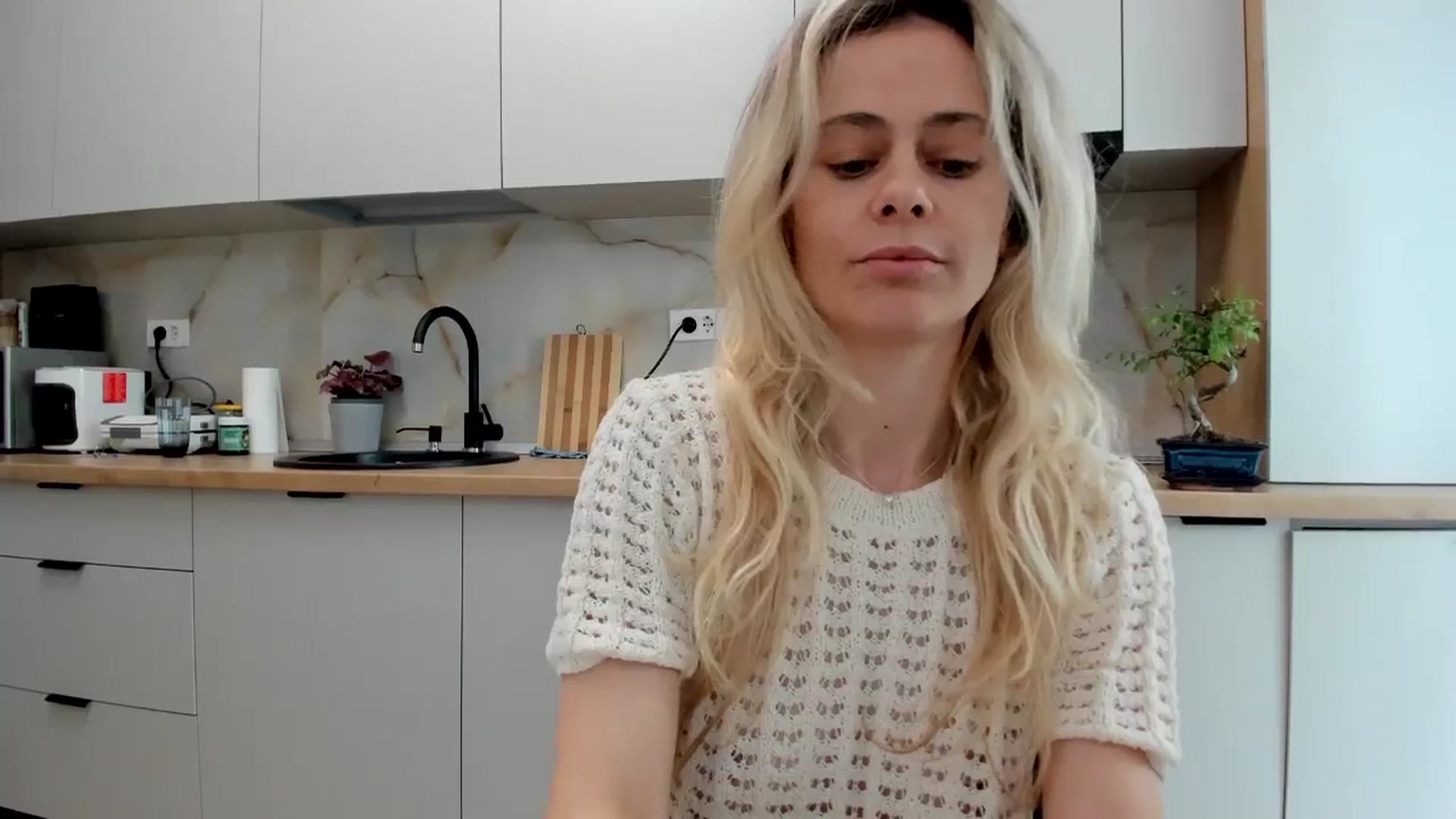 Gallery image thumbnail from DebbyPaige's myfreecams stream on, 05/20/2024, 12:16 image 6 of 20