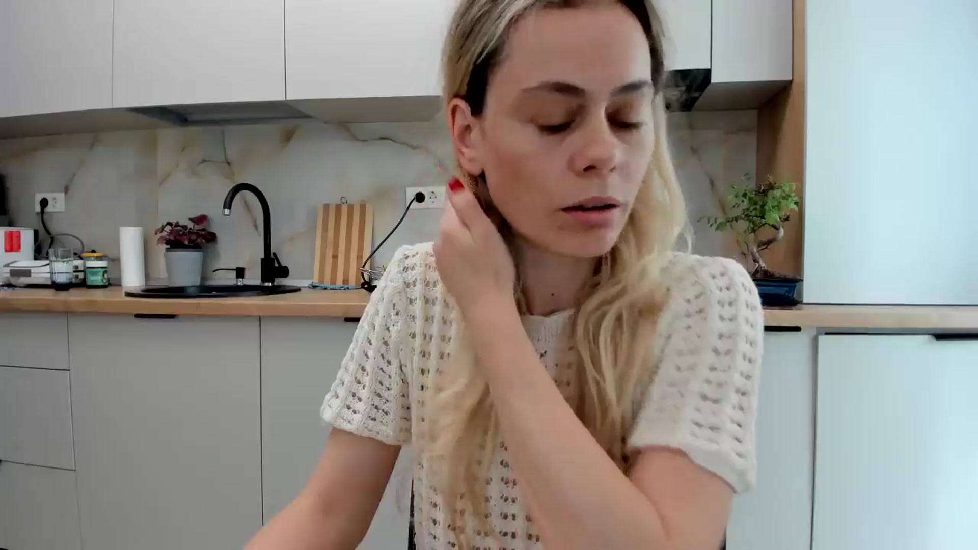 Gallery image thumbnail from DebbyPaige's myfreecams stream on, 05/20/2024, 12:16 image 20 of 20