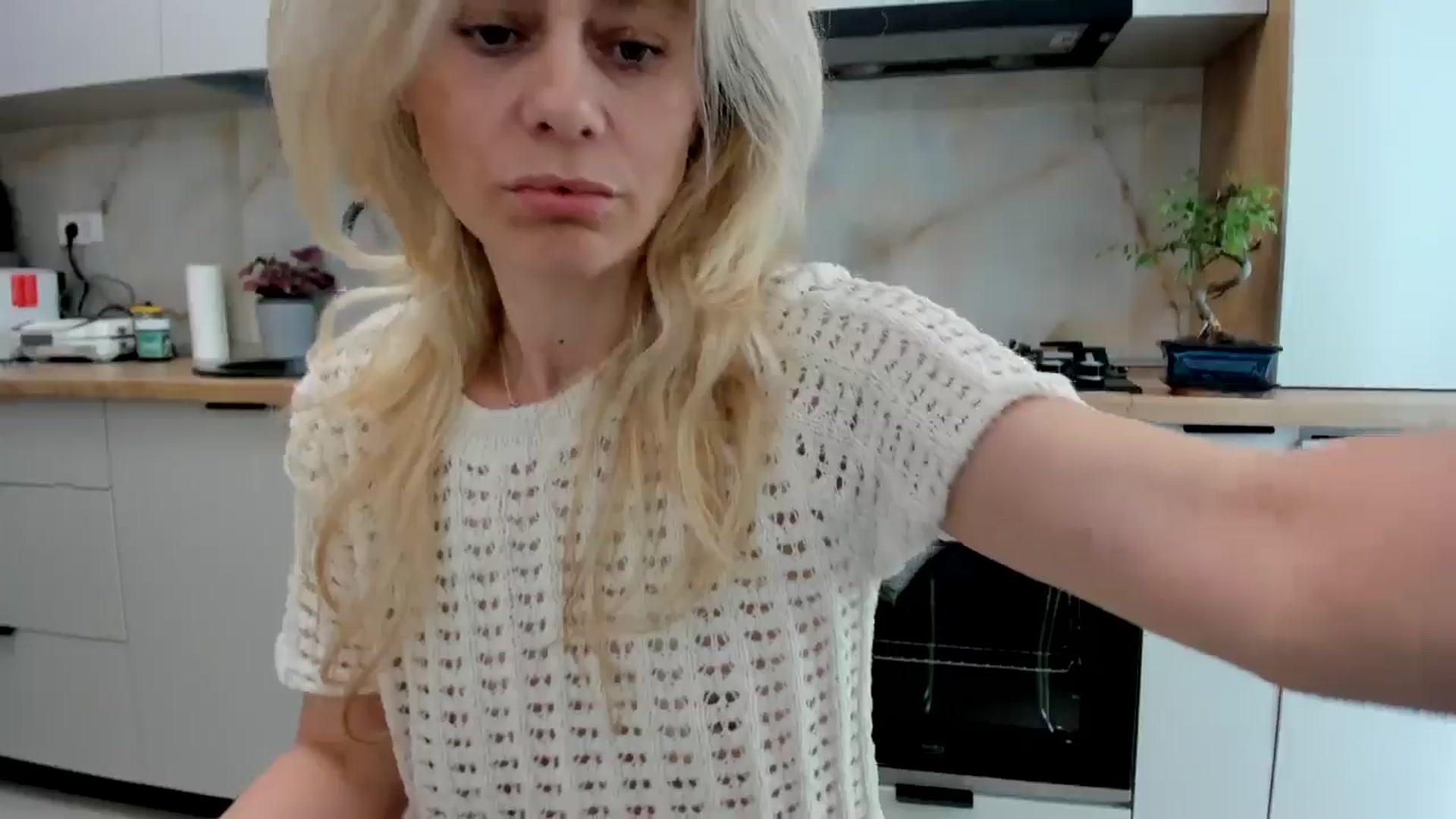 Gallery image thumbnail from DebbyPaige's myfreecams stream on, 05/20/2024, 13:46 image 13 of 20