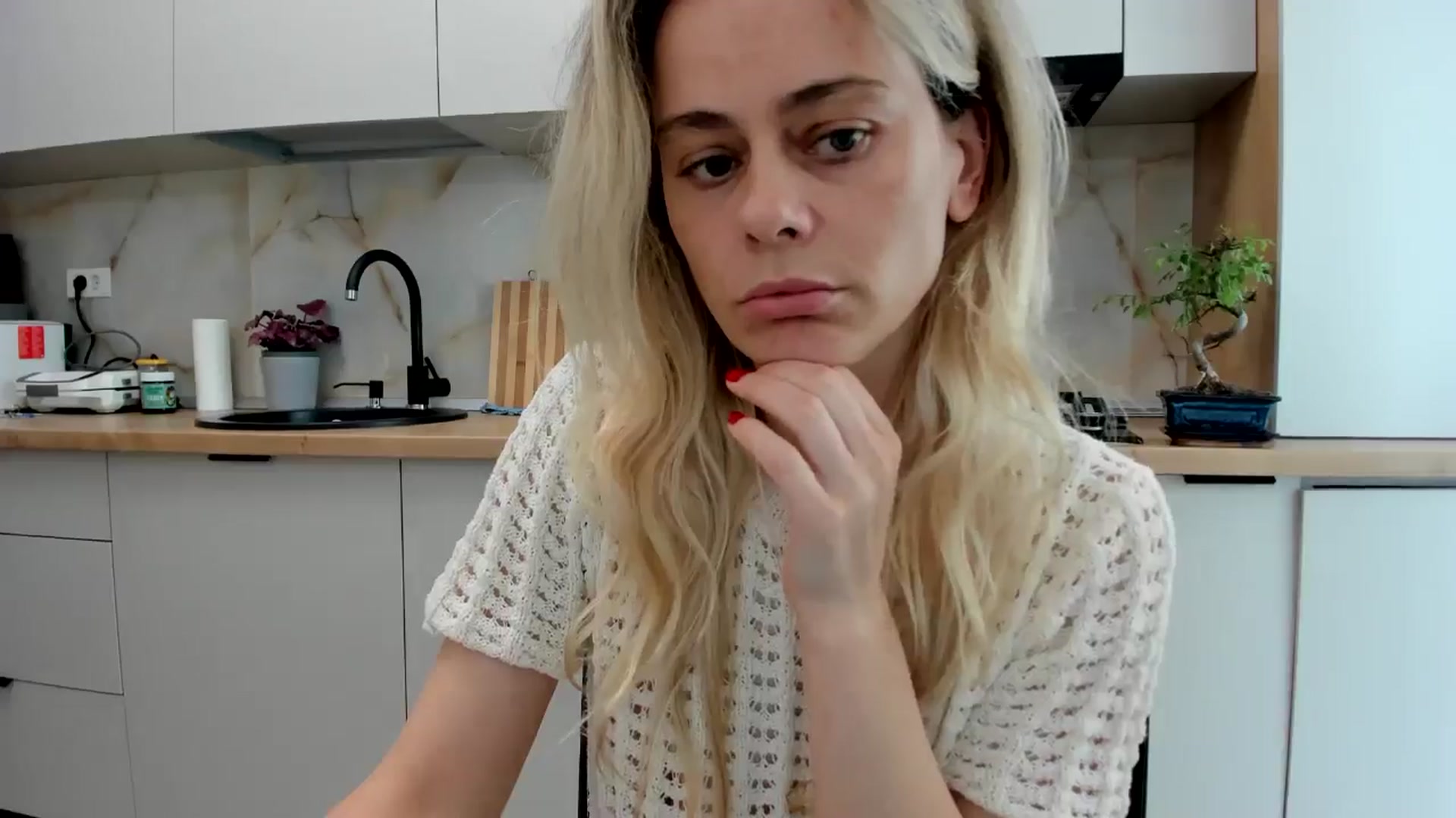 Gallery image thumbnail from DebbyPaige's myfreecams stream on, 05/20/2024, 13:46 image 17 of 20