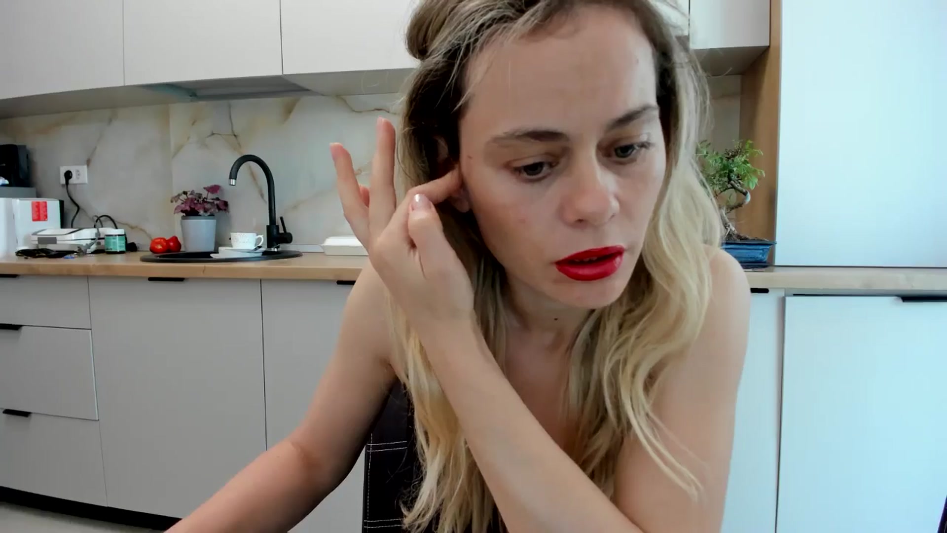 Gallery image thumbnail from DebbyPaige's myfreecams stream on, 05/21/2024, 13:45 image 19 of 20