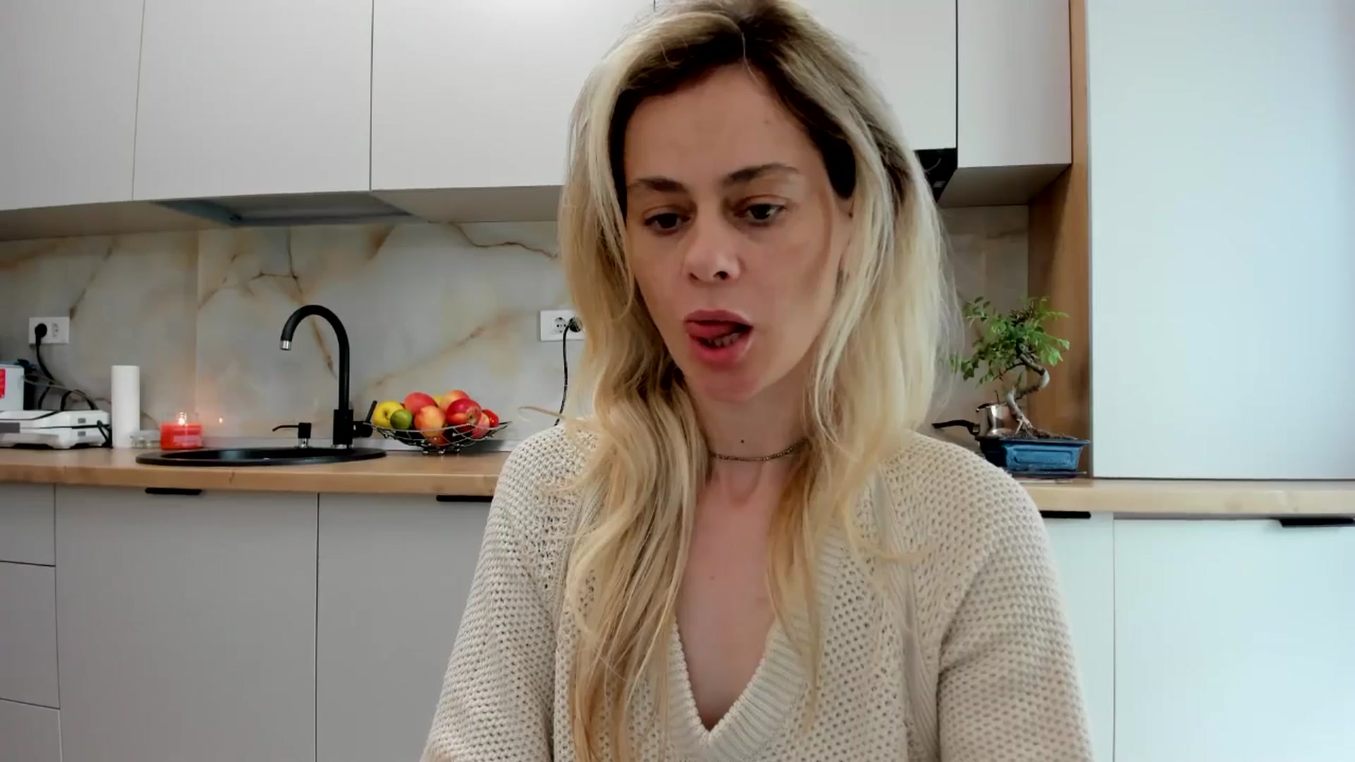 Gallery image thumbnail from DebbyPaige's myfreecams stream on, 05/22/2024, 08:09 image 3 of 20