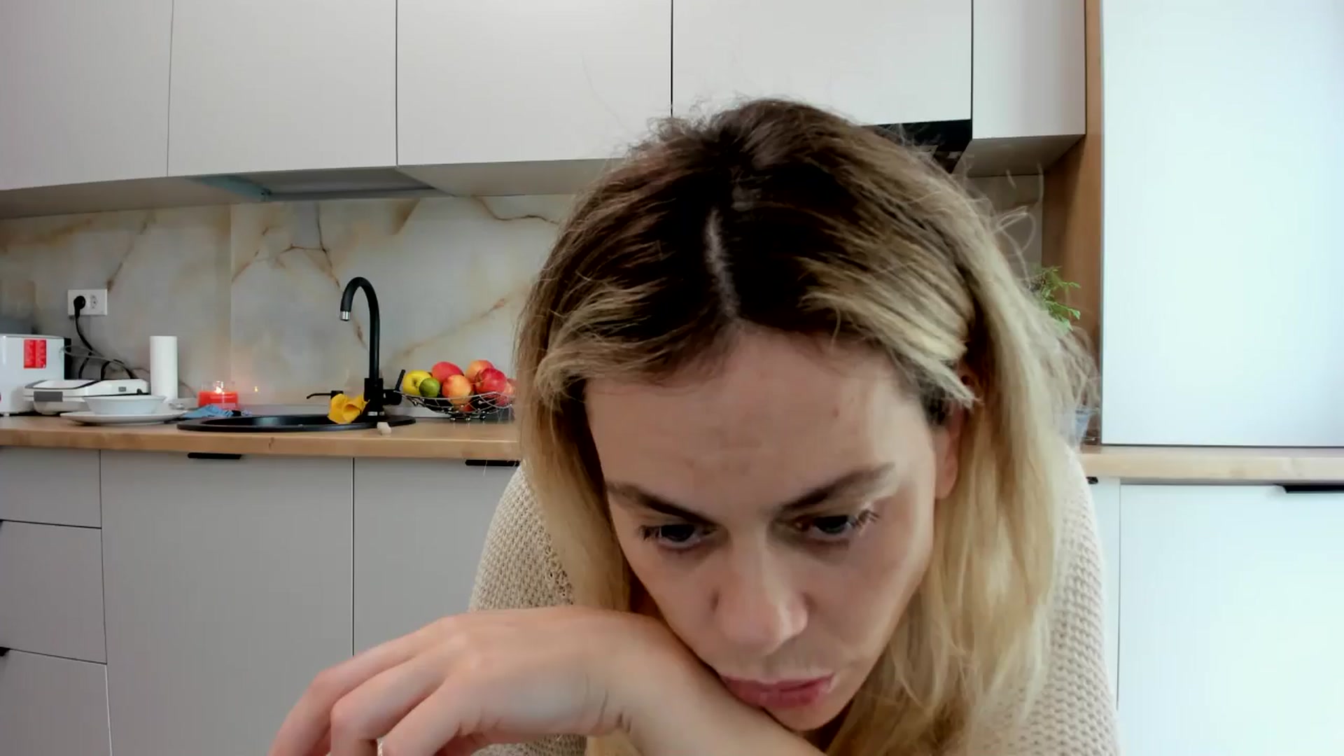 Gallery image thumbnail from DebbyPaige's myfreecams stream on, 05/22/2024, 11:13 image 1 of 20