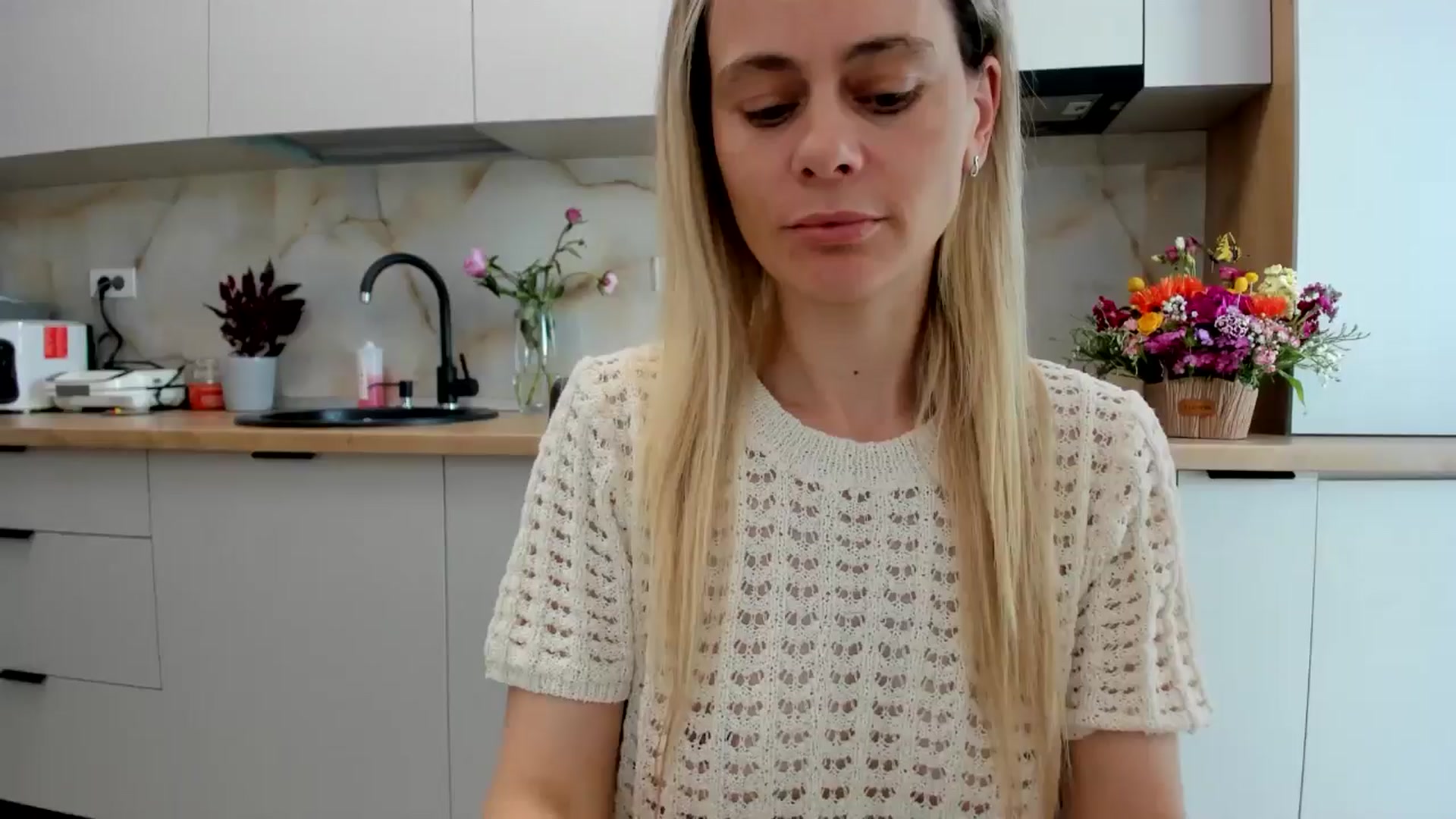 Gallery image thumbnail from DebbyPaige's myfreecams stream on, 05/24/2024, 14:19 image 18 of 20