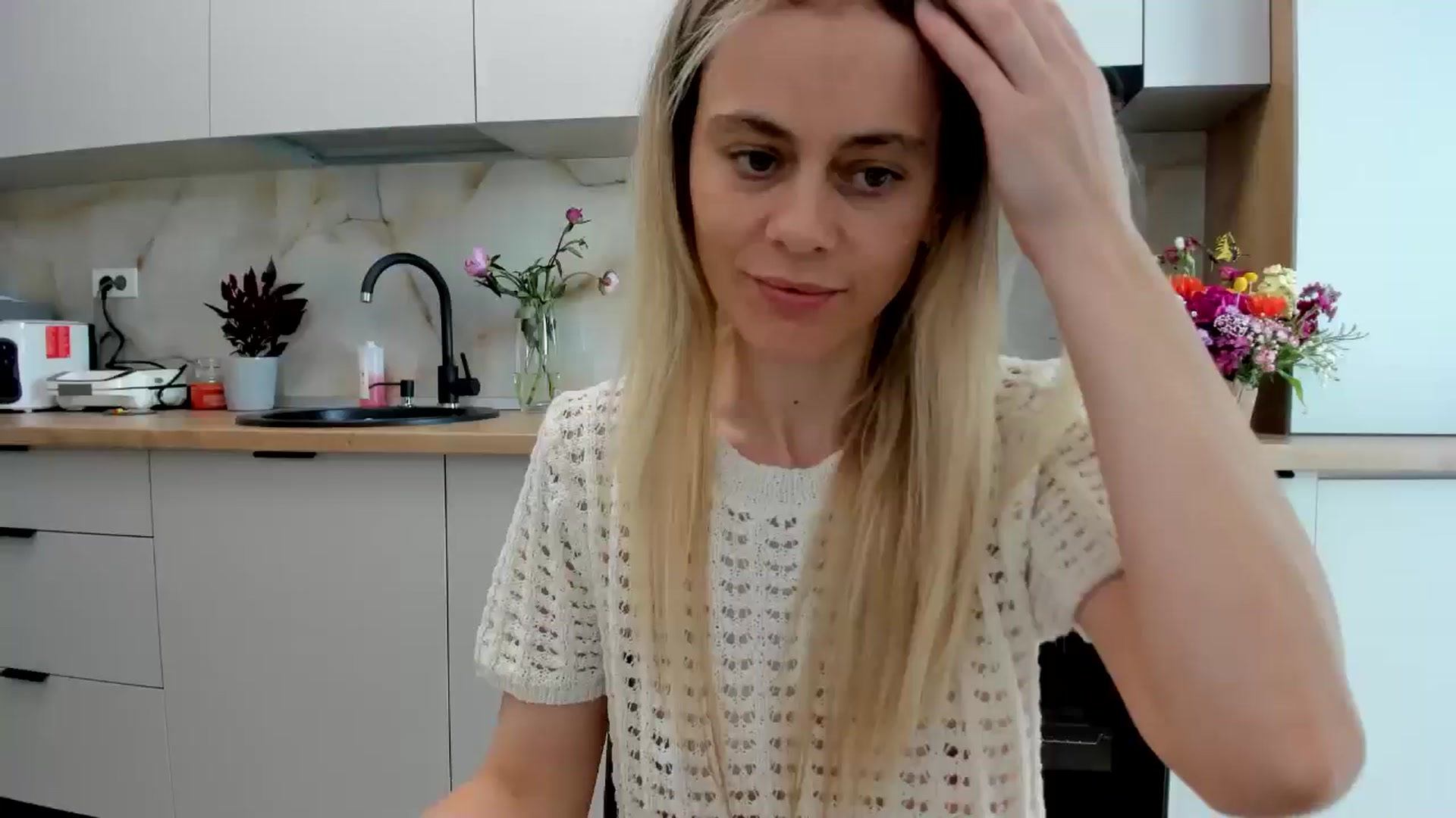 Gallery image thumbnail from DebbyPaige's myfreecams stream on, 05/24/2024, 14:19 image 15 of 20