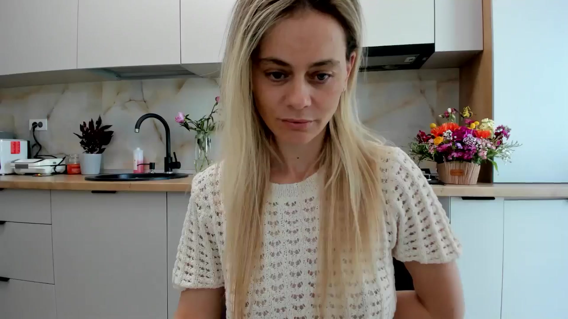 Gallery image thumbnail from DebbyPaige's myfreecams stream on, 05/24/2024, 14:54 image 5 of 20