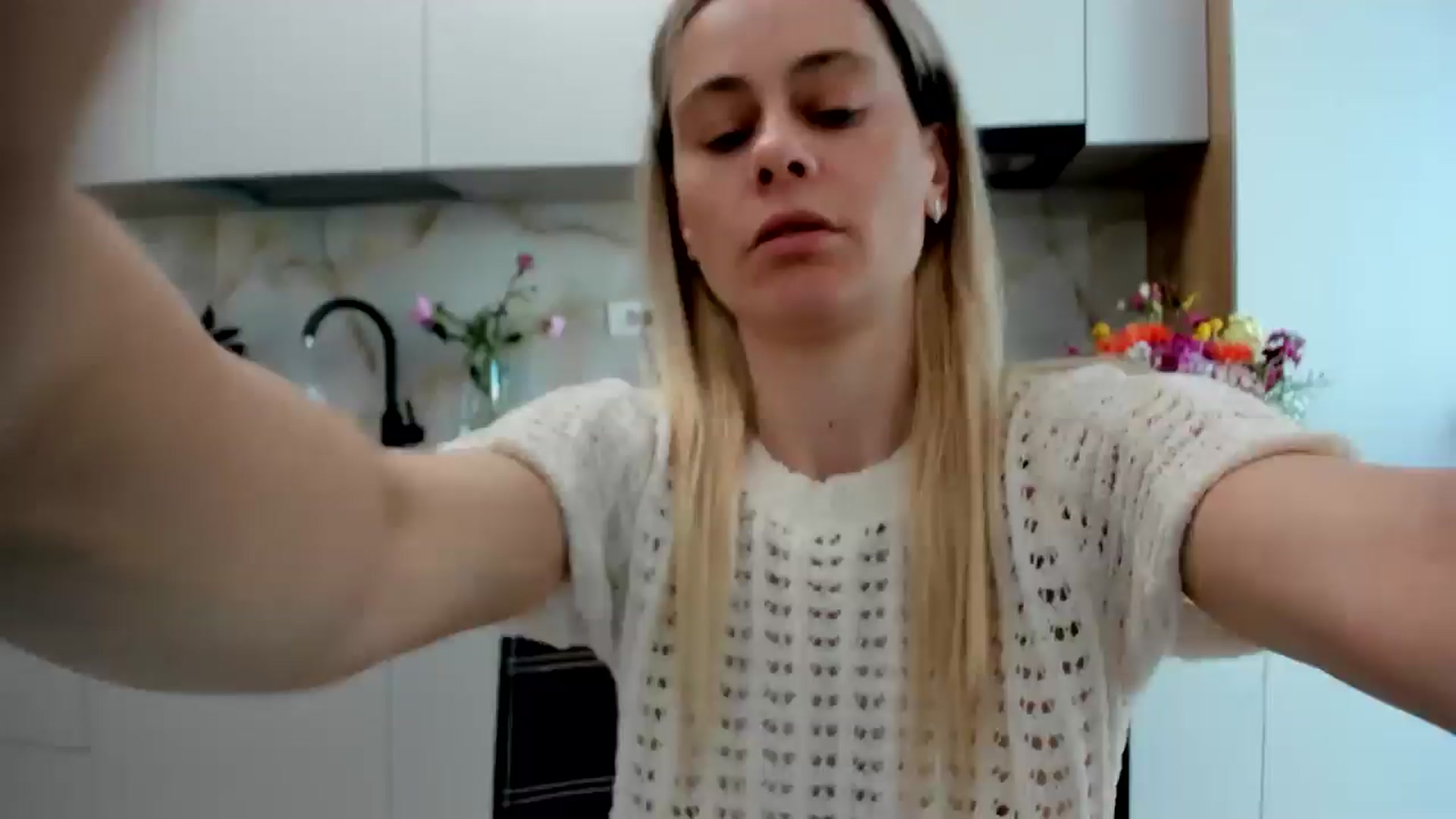 Gallery image thumbnail from DebbyPaige's myfreecams stream on, 05/24/2024, 14:54 image 17 of 20