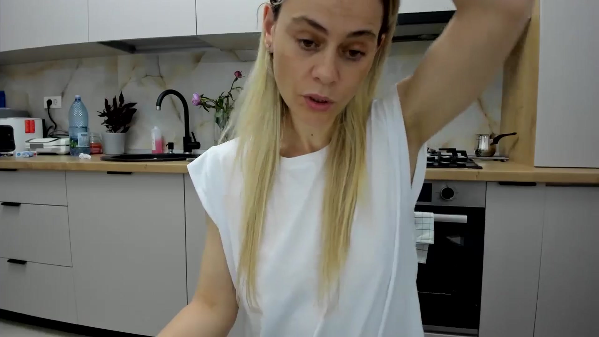 Gallery image thumbnail from DebbyPaige's myfreecams stream on, 05/24/2024, 20:24 image 19 of 20