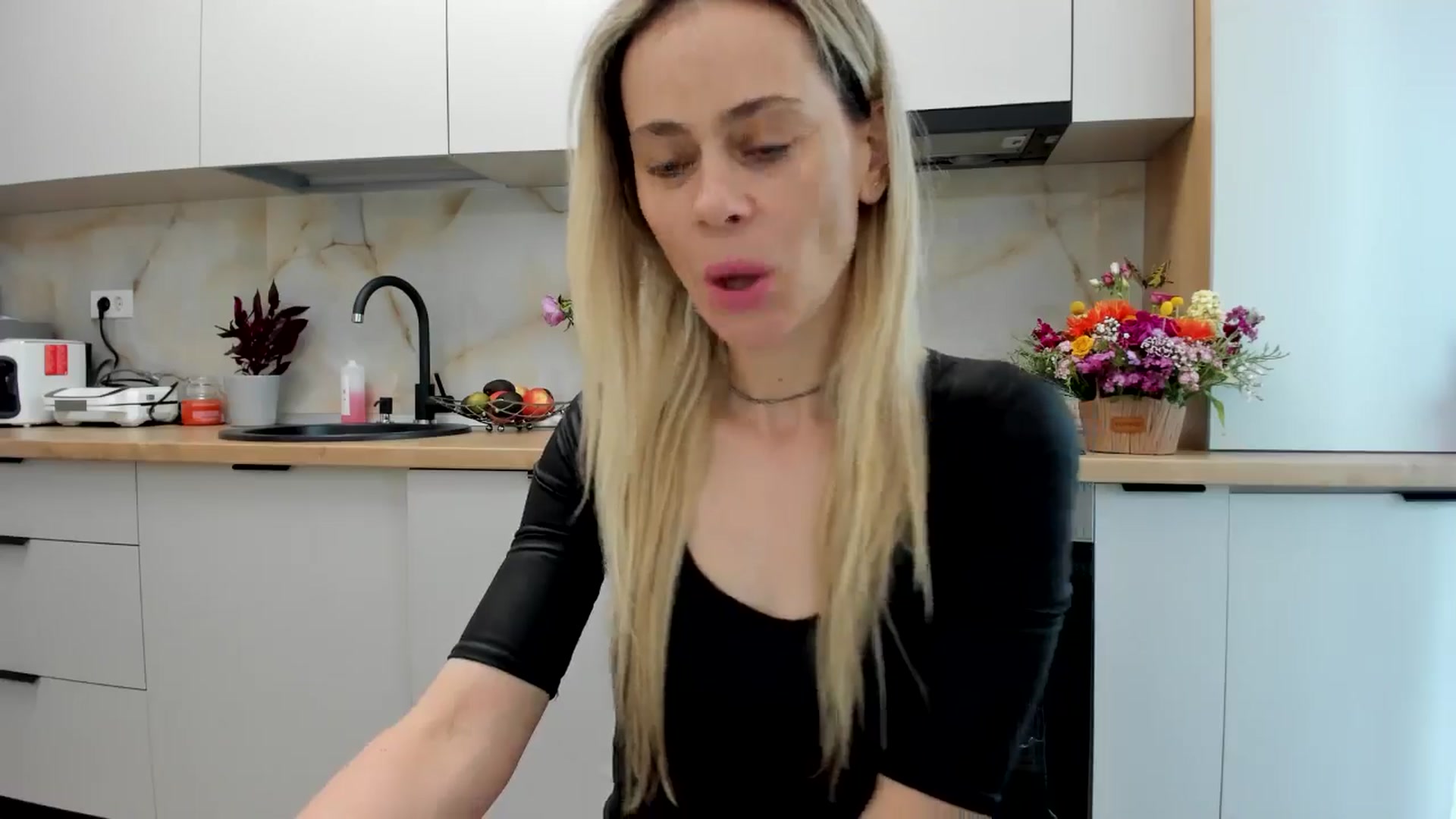 Gallery image thumbnail from DebbyPaige's myfreecams stream on, 05/25/2024, 16:58 image 2 of 20