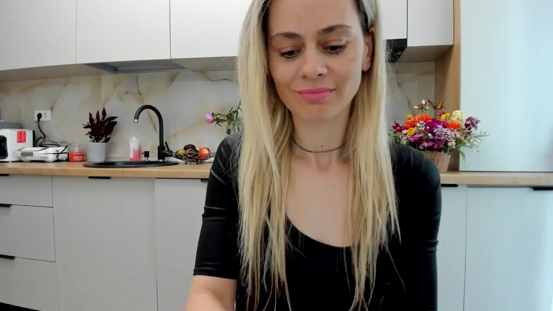 Gallery image thumbnail from DebbyPaige's myfreecams stream on, 05/25/2024, 16:58 image 1 of 20