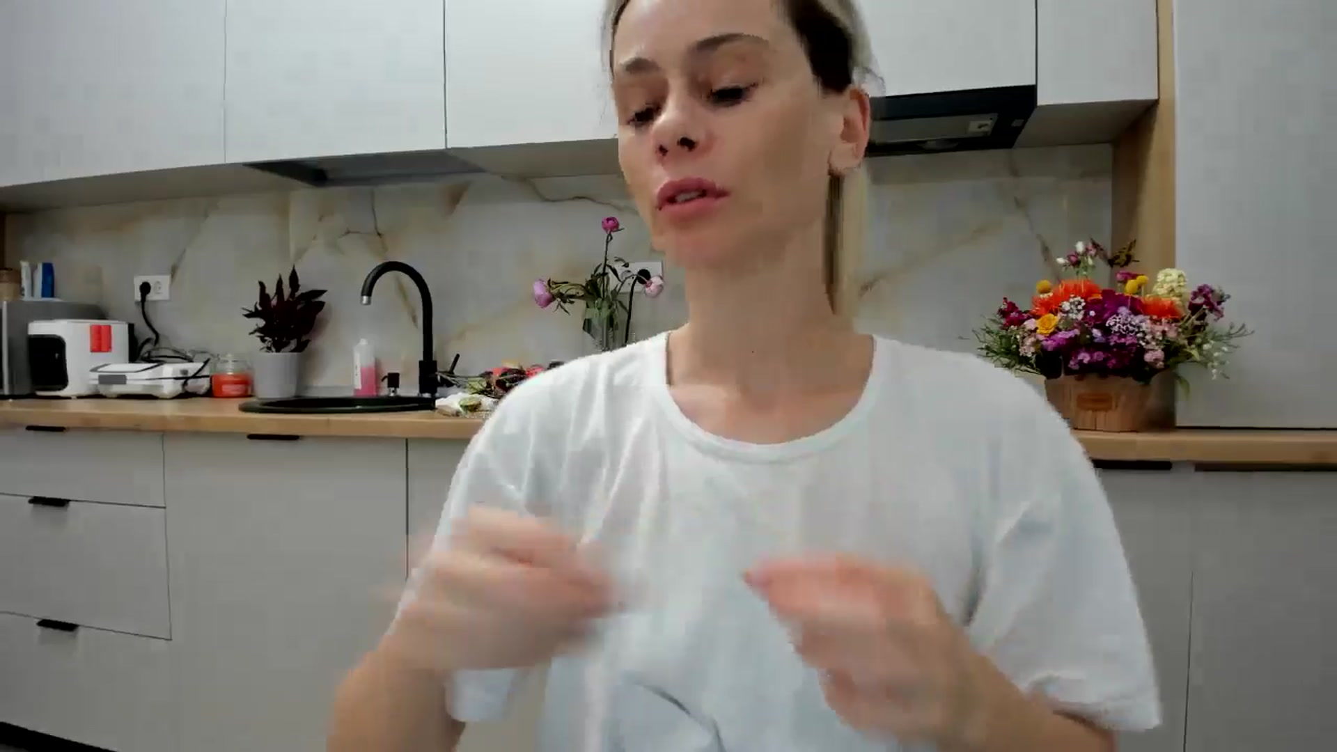 Gallery image thumbnail from DebbyPaige's myfreecams stream on, 05/25/2024, 18:39 image 9 of 20