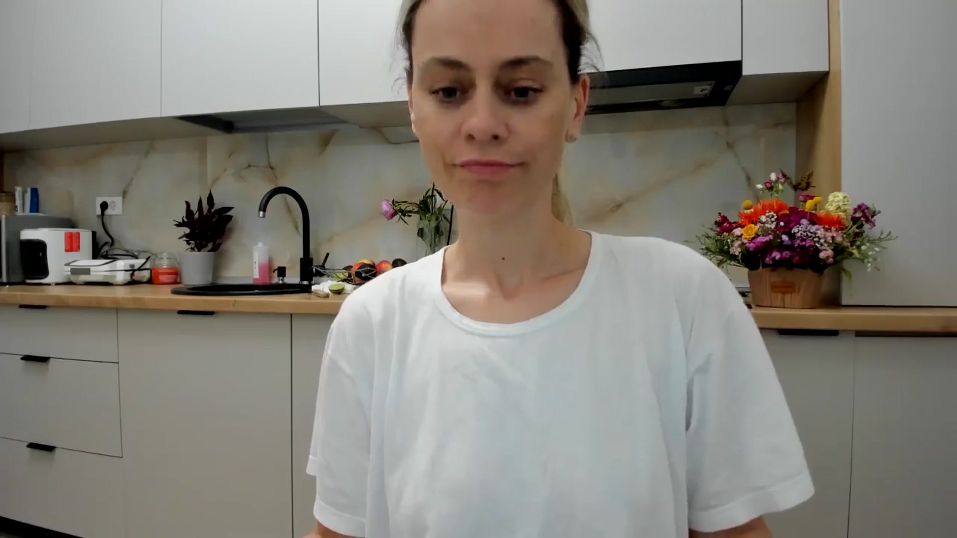 Gallery image thumbnail from DebbyPaige's myfreecams stream on, 05/25/2024, 18:39 image 11 of 20