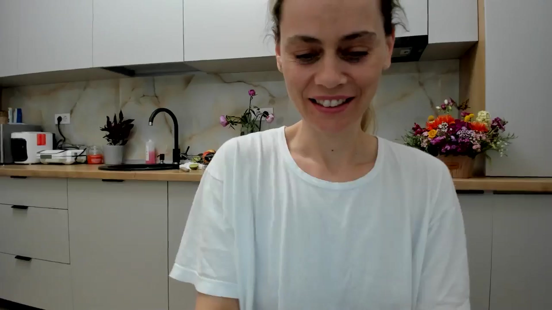 Gallery image thumbnail from DebbyPaige's myfreecams stream on, 05/25/2024, 18:39 image 19 of 20